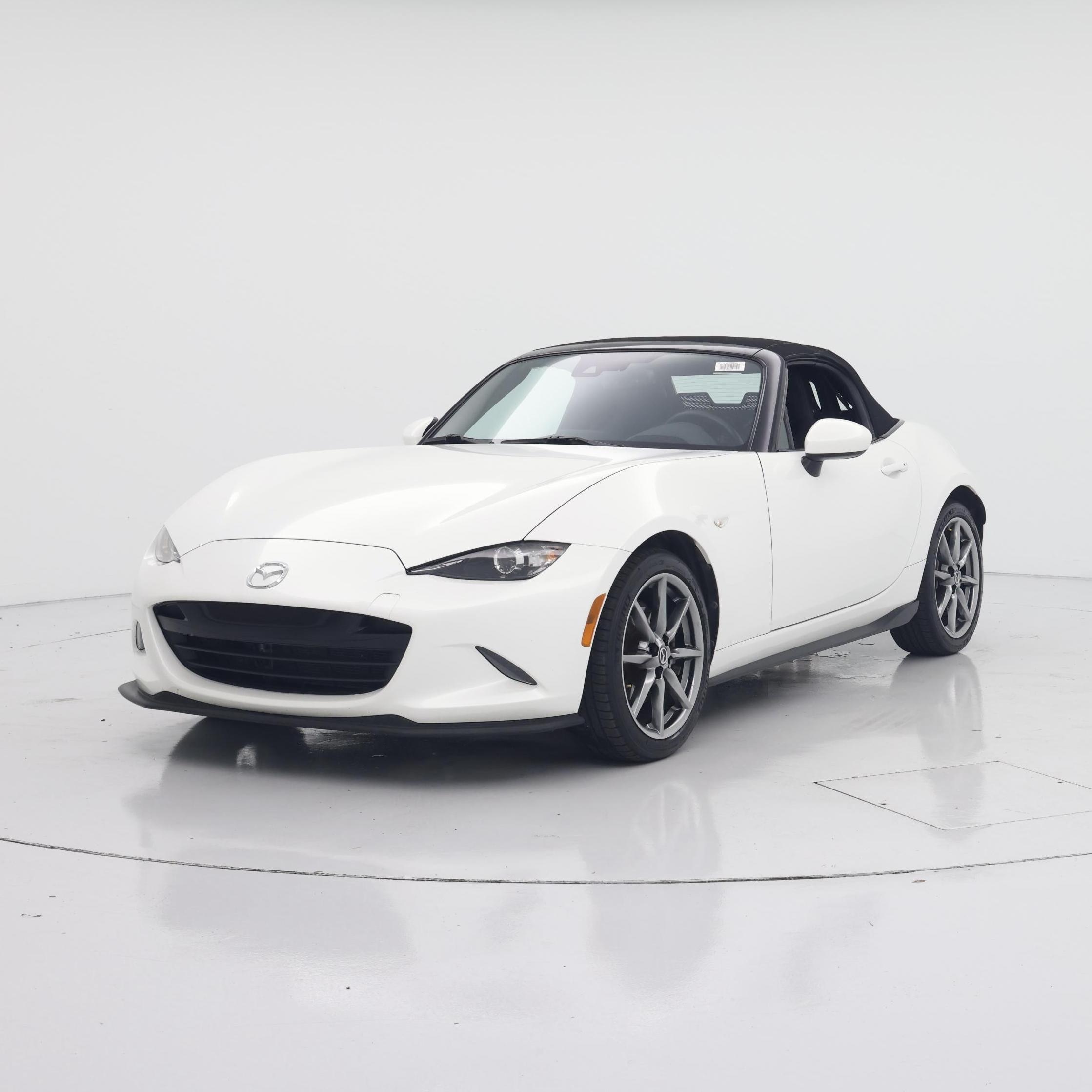 Thumbnail: 2021 Mazda MX-5 Miata - 4