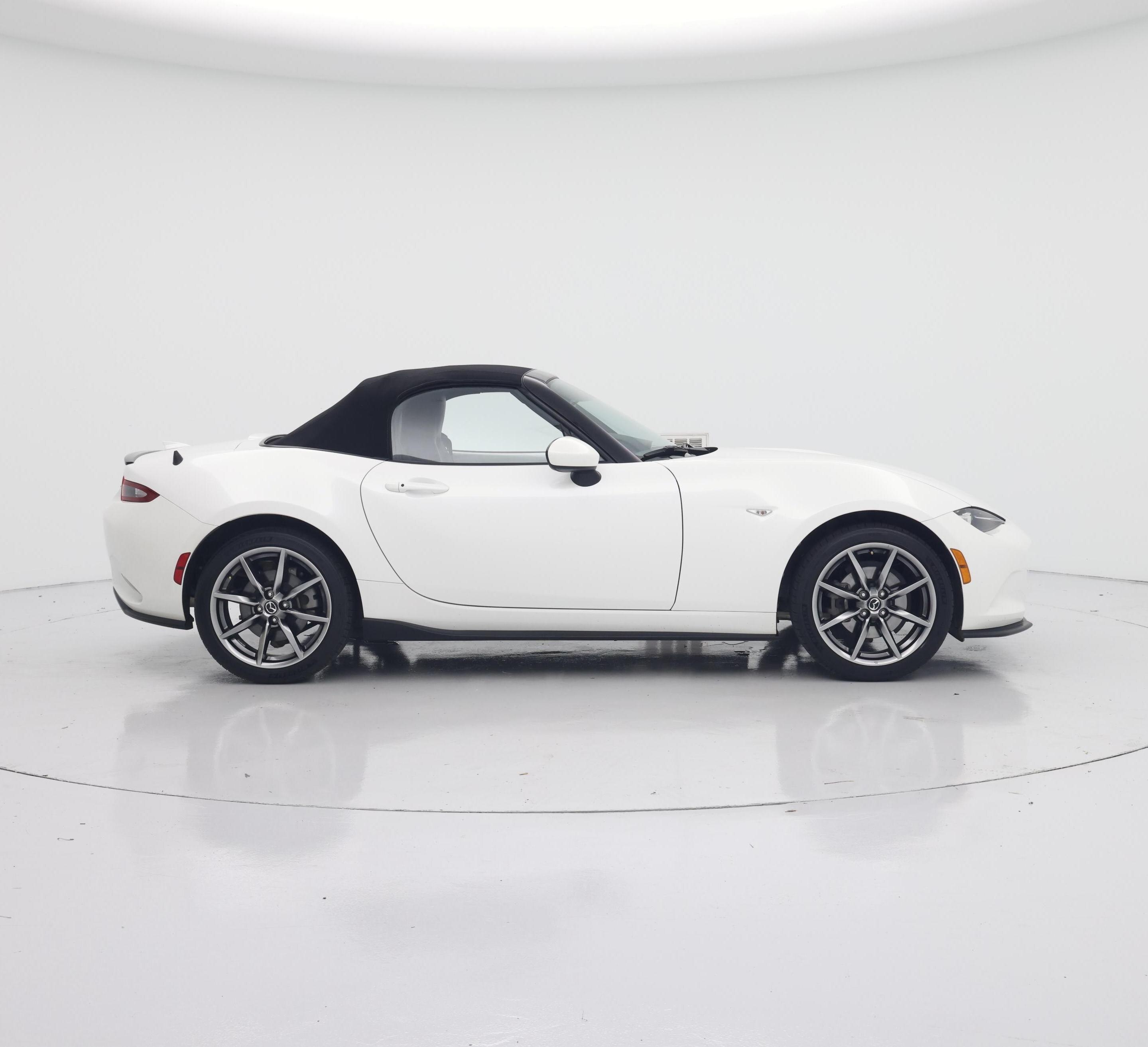 Thumbnail: 2021 Mazda MX-5 Miata - 7