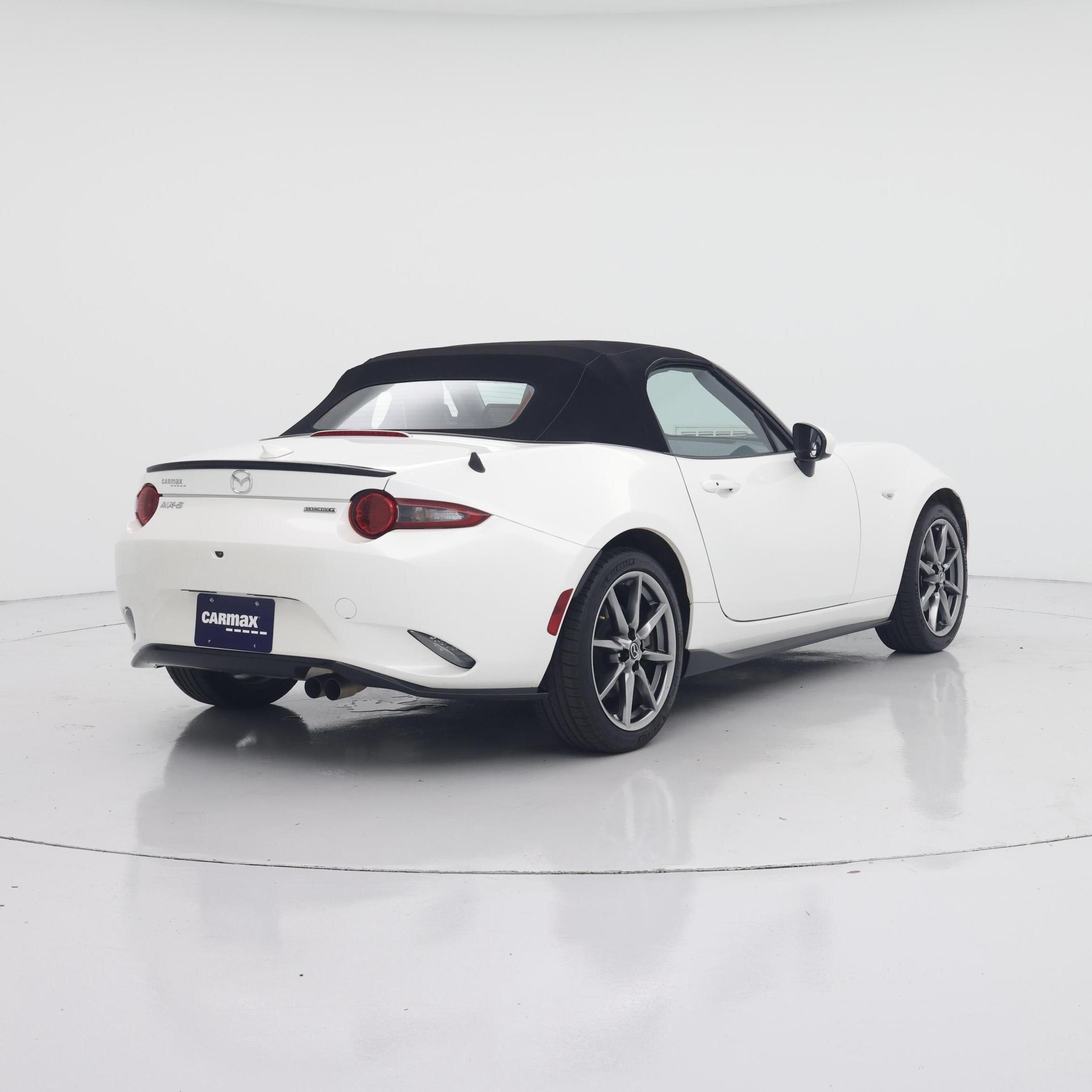 Thumbnail: 2021 Mazda MX-5 Miata - 8