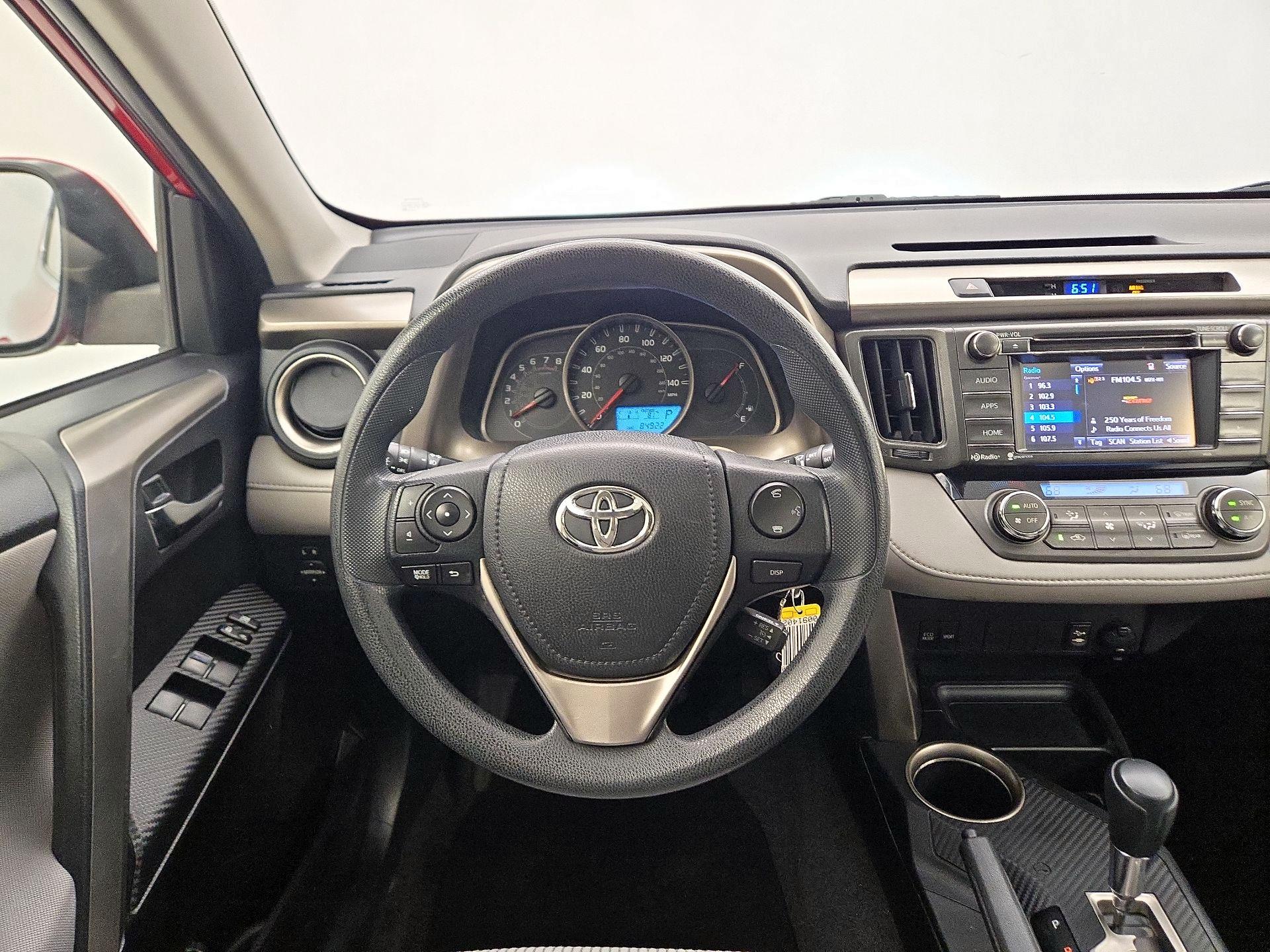 Thumbnail: 2014 Toyota RAV4 - 10