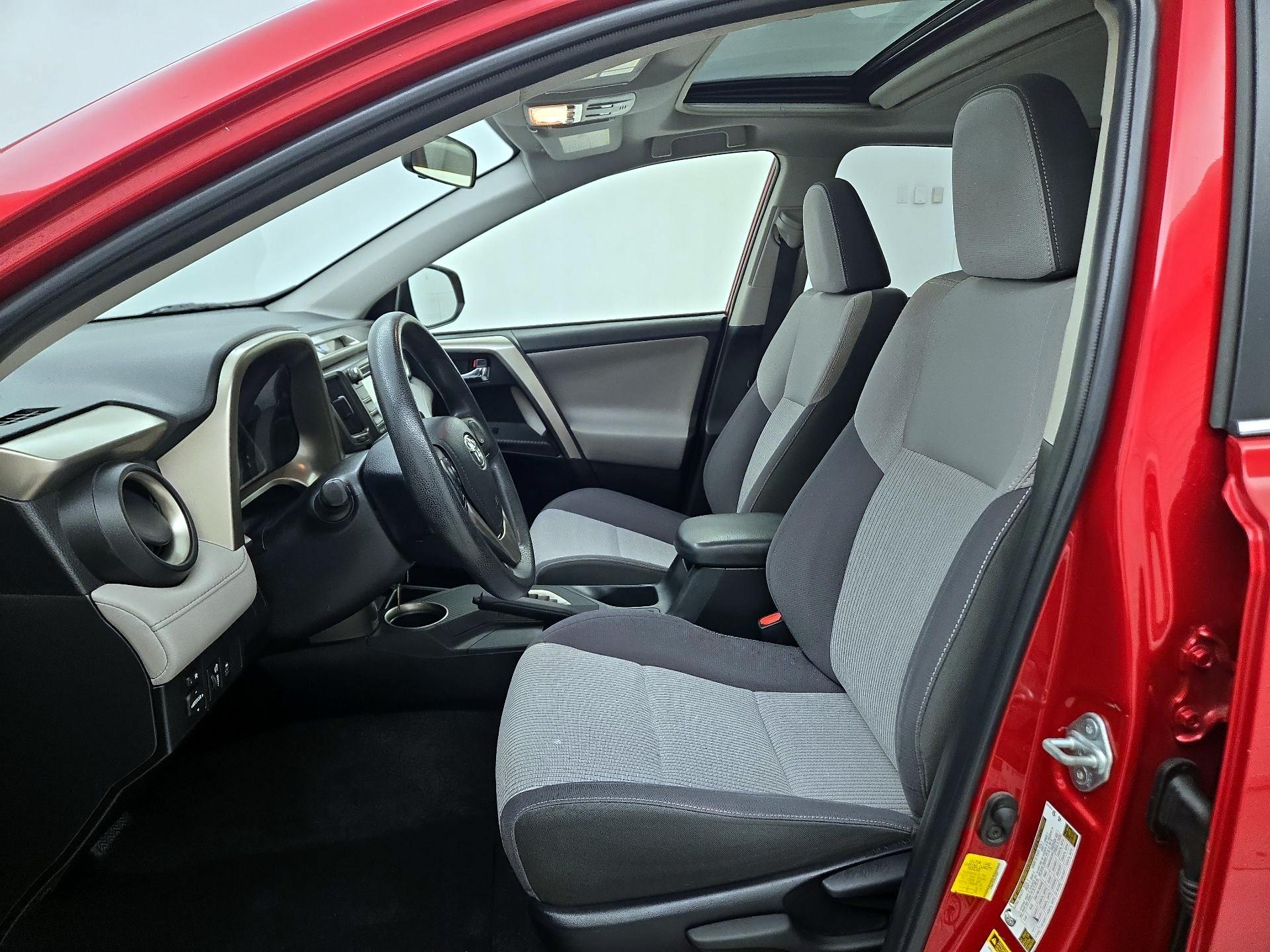 Thumbnail: 2014 Toyota RAV4 - 11