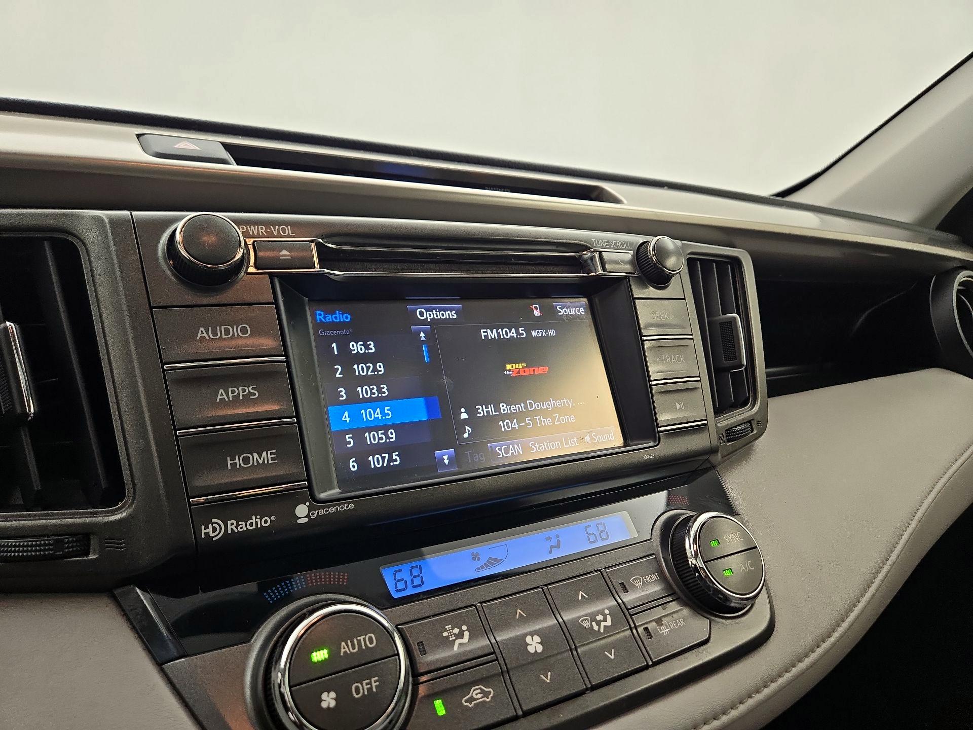 Thumbnail: 2014 Toyota RAV4 - 15