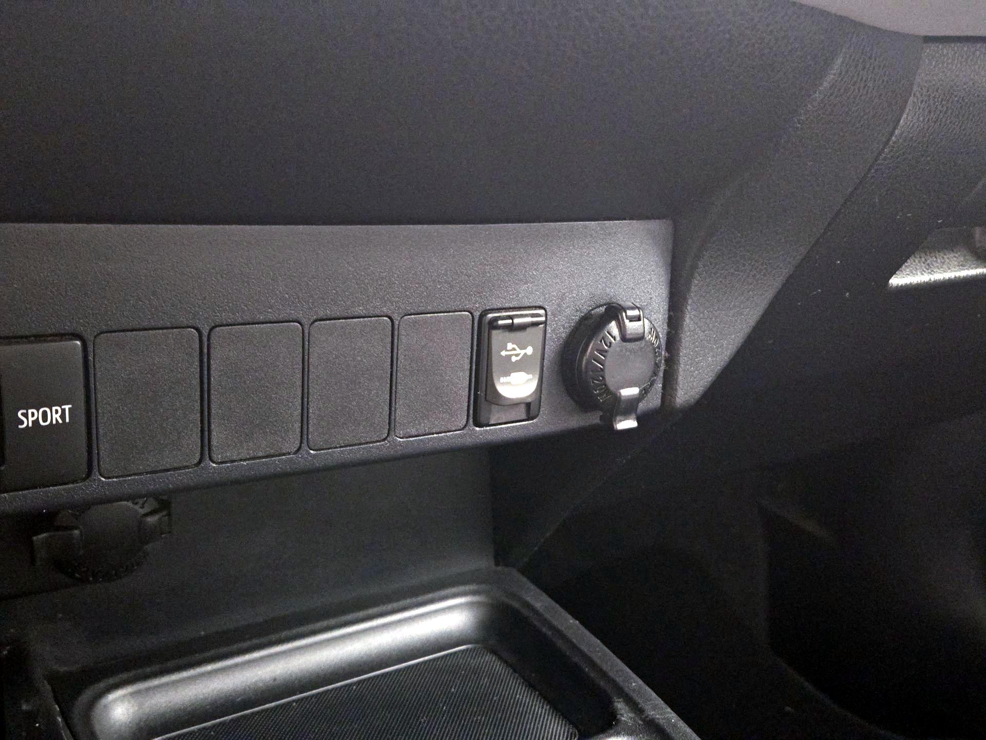Thumbnail: 2014 Toyota RAV4 - 18