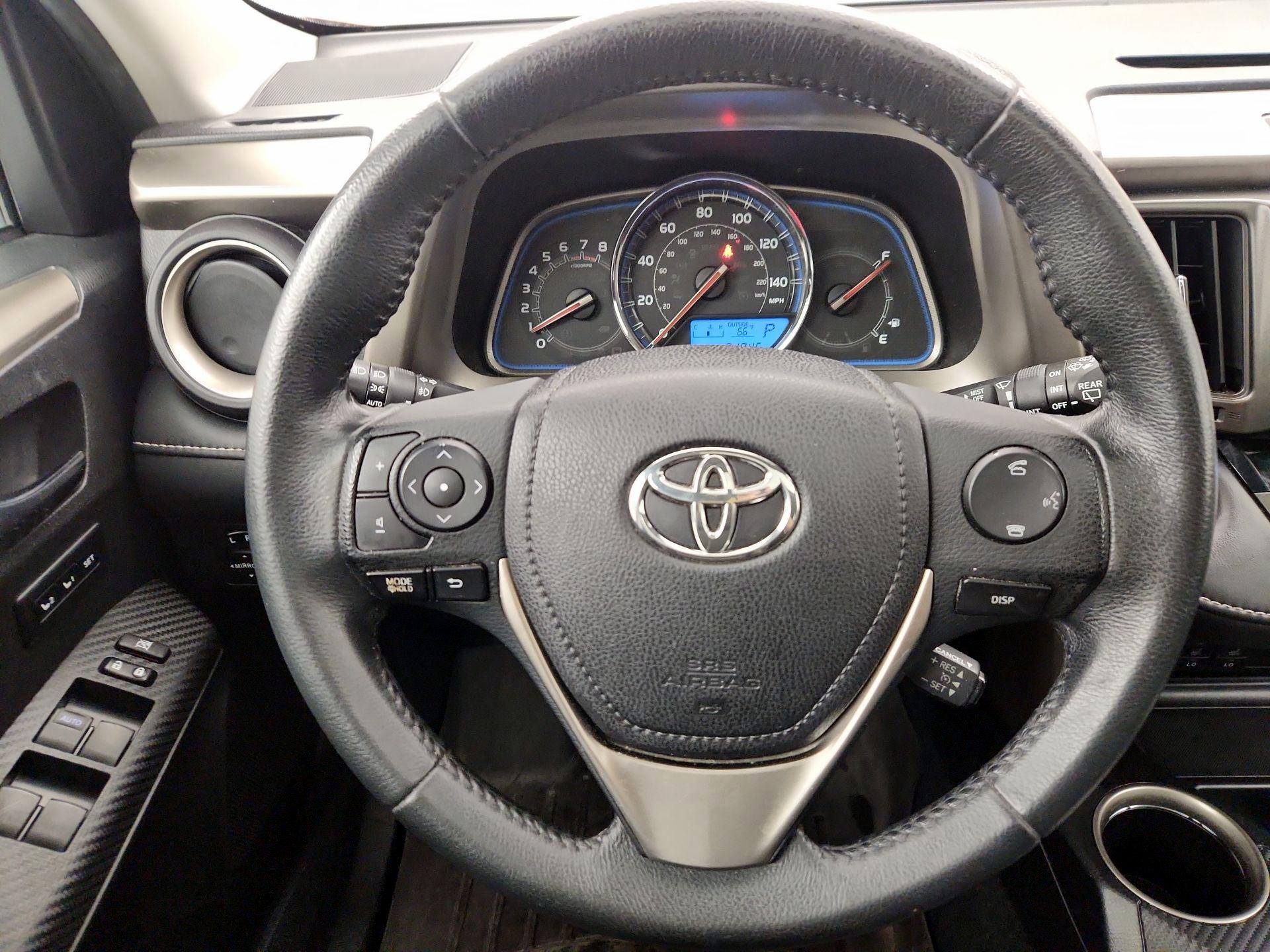 Thumbnail: 2015 Toyota RAV4 - 10