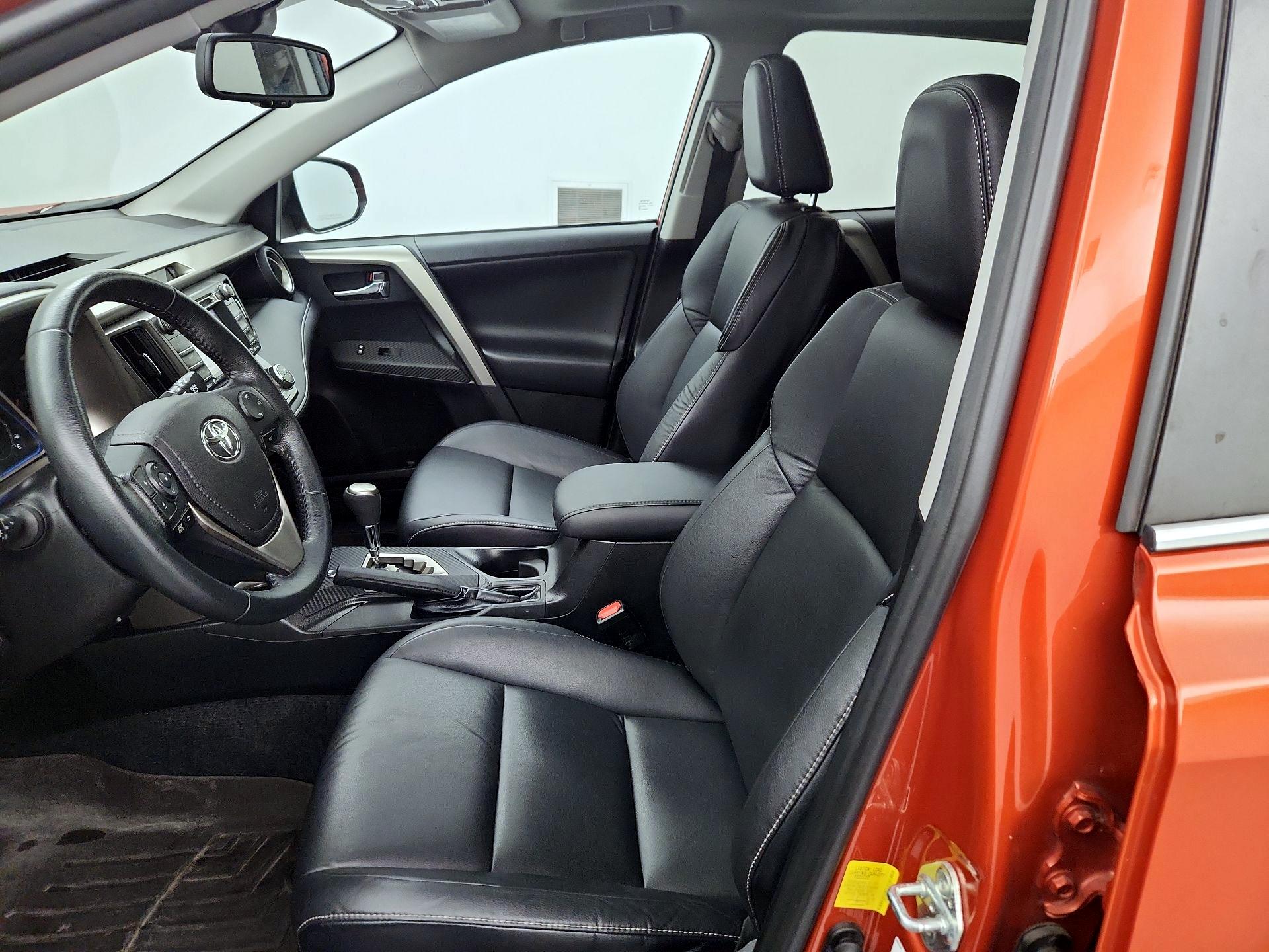 Thumbnail: 2015 Toyota RAV4 - 11