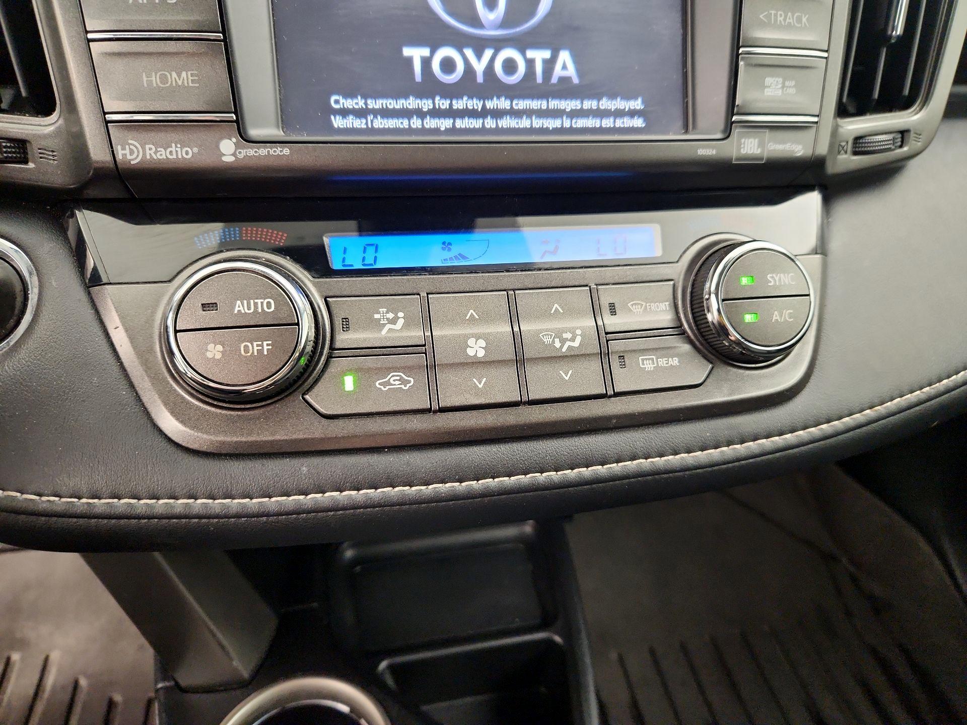Thumbnail: 2015 Toyota RAV4 - 16
