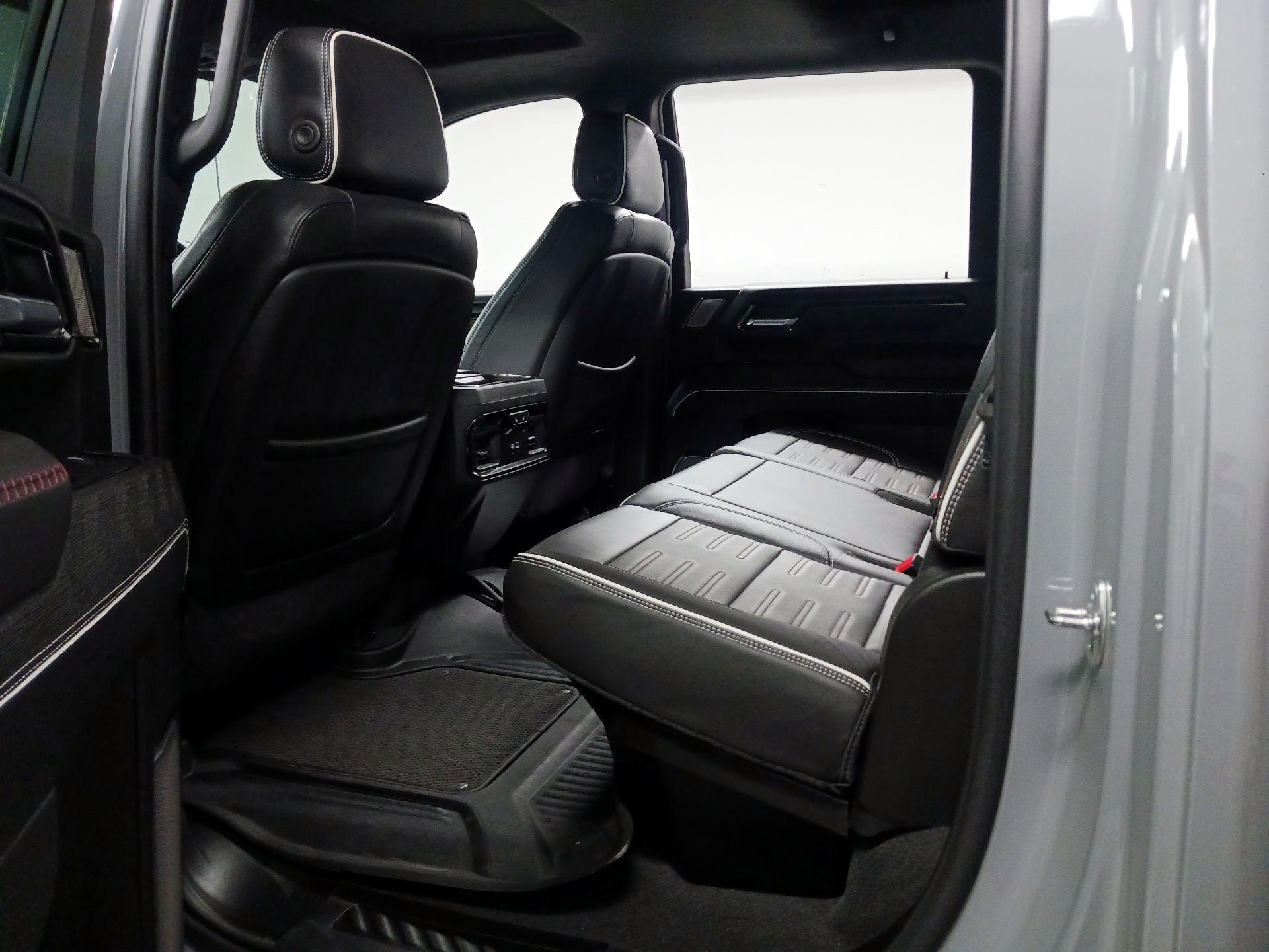 Thumbnail: 2025 GMC Sierra 2500 - 17