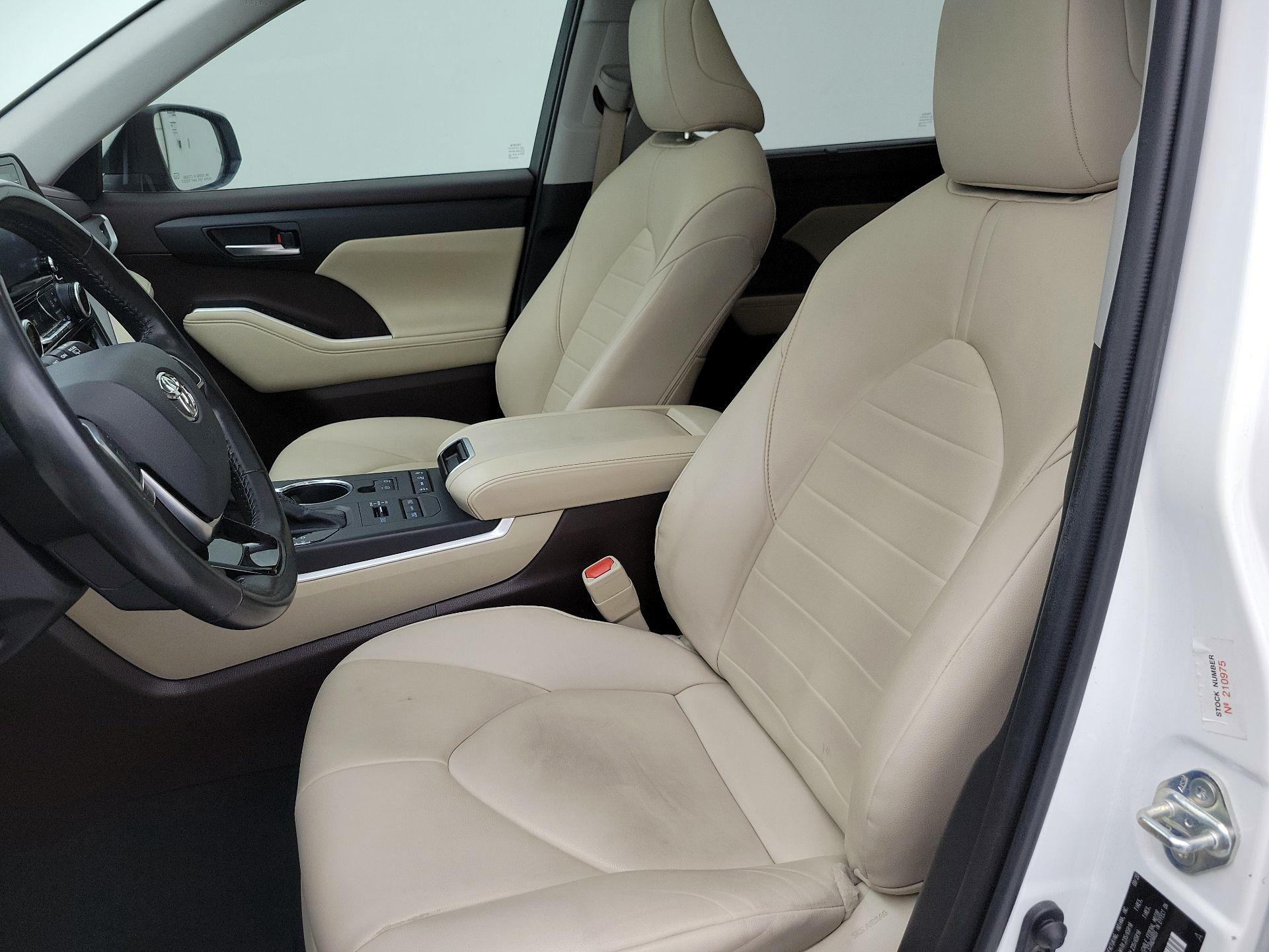 Thumbnail: 2021 Toyota Highlander - 11