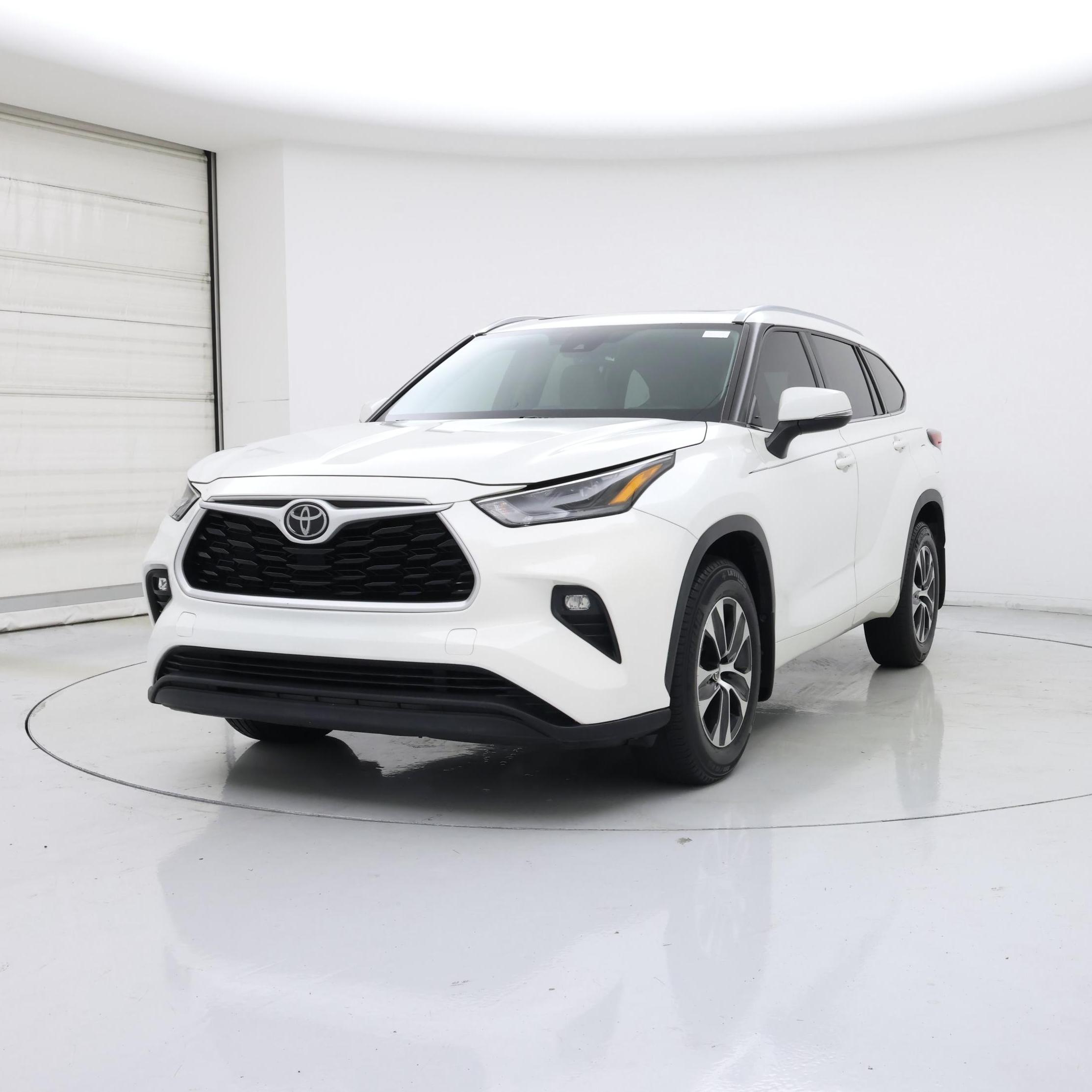 Thumbnail: 2021 Toyota Highlander - 4