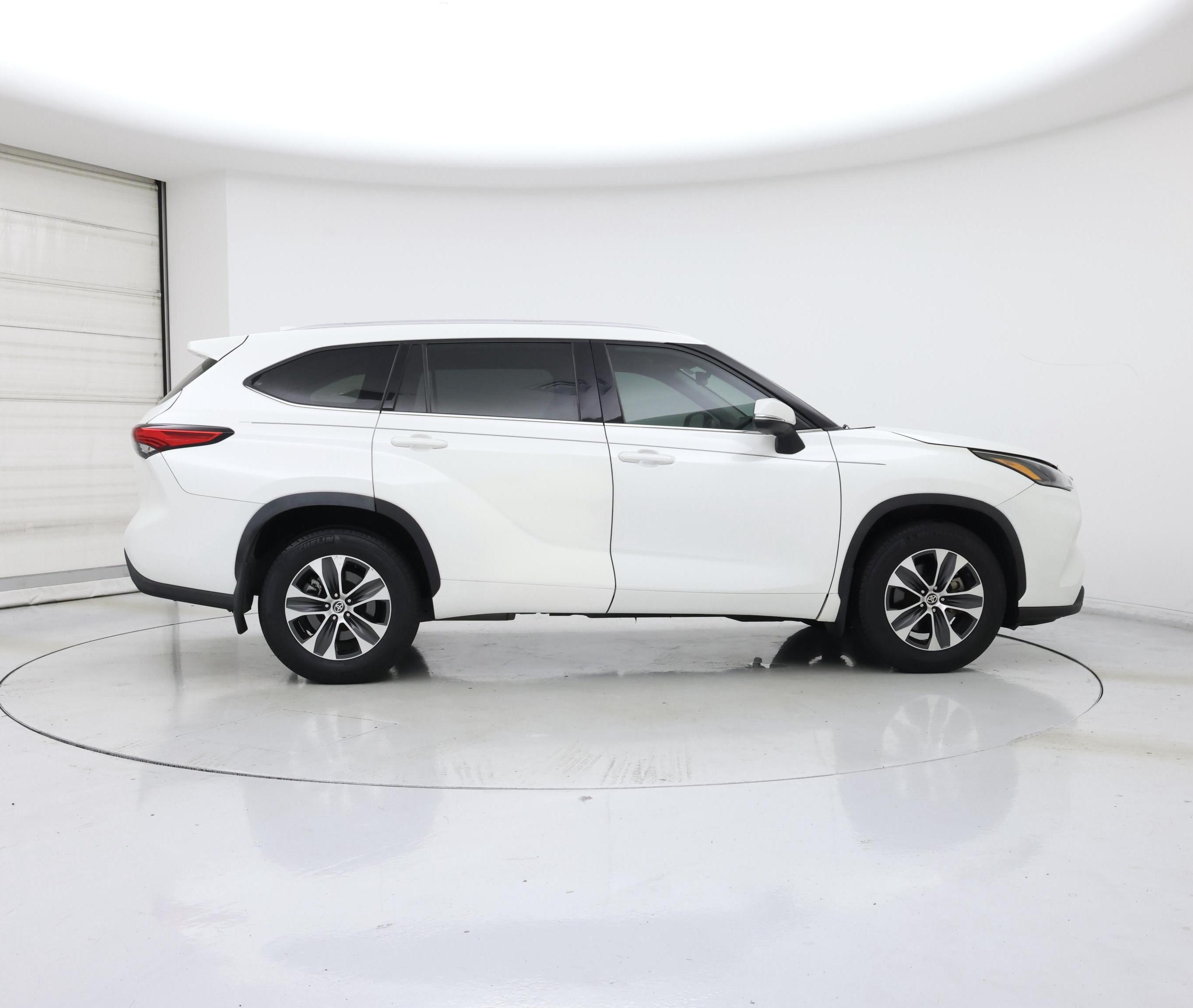 Thumbnail: 2021 Toyota Highlander - 7