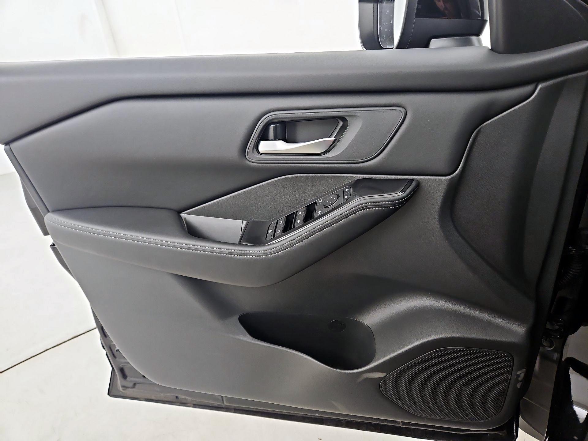 Thumbnail: 2026 Nissan Rogue - 12