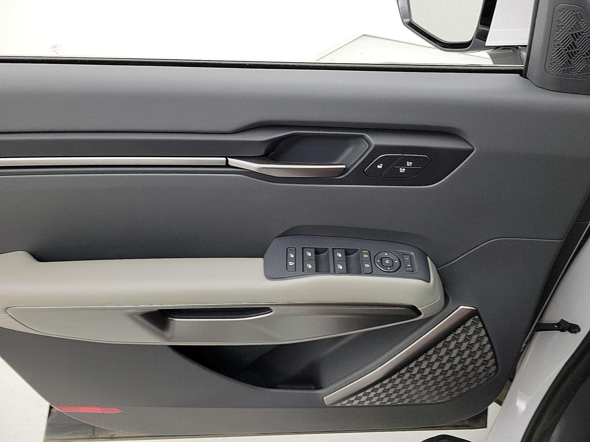 Thumbnail: 2025 Kia EV9 - 12