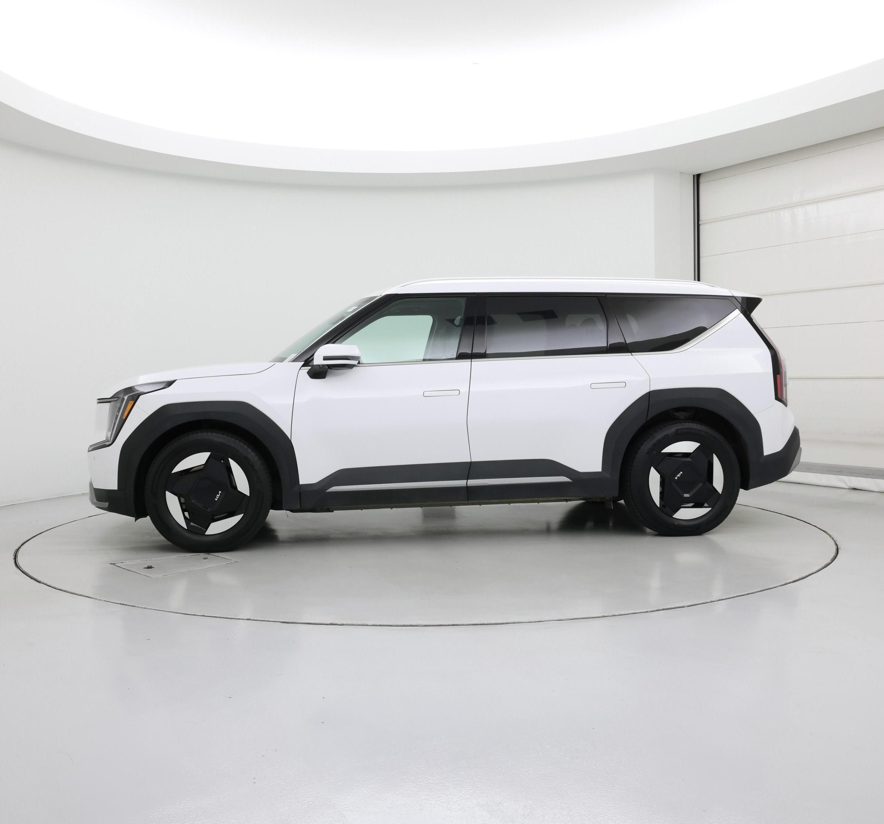 Thumbnail: 2025 Kia EV9 - 3