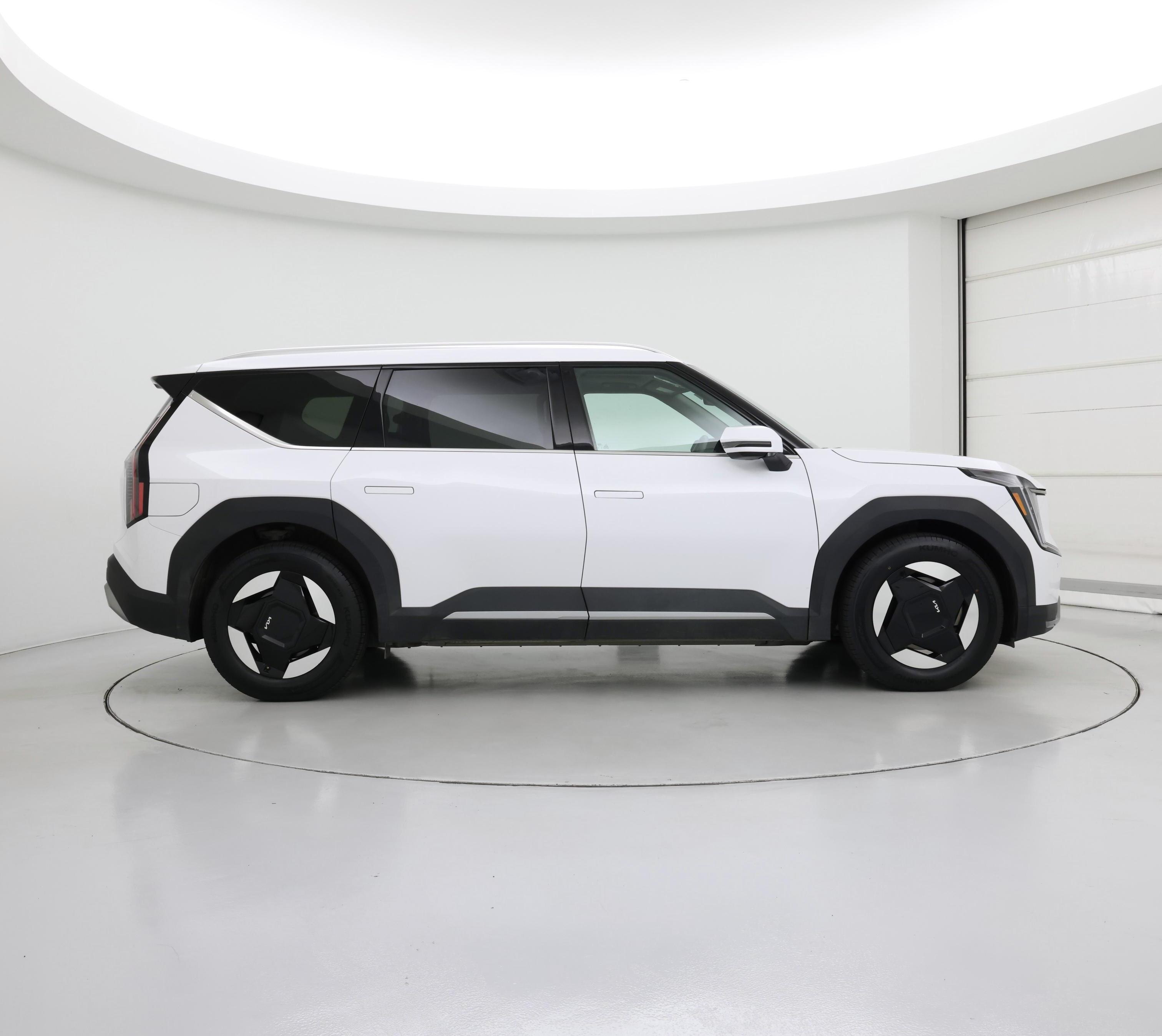 Thumbnail: 2025 Kia EV9 - 7