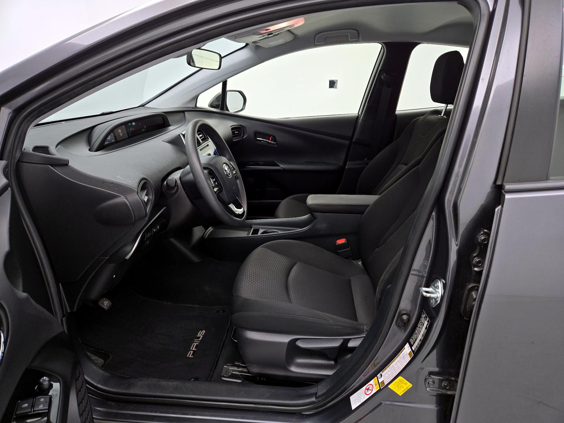 Thumbnail: 2019 Toyota Prius - 11