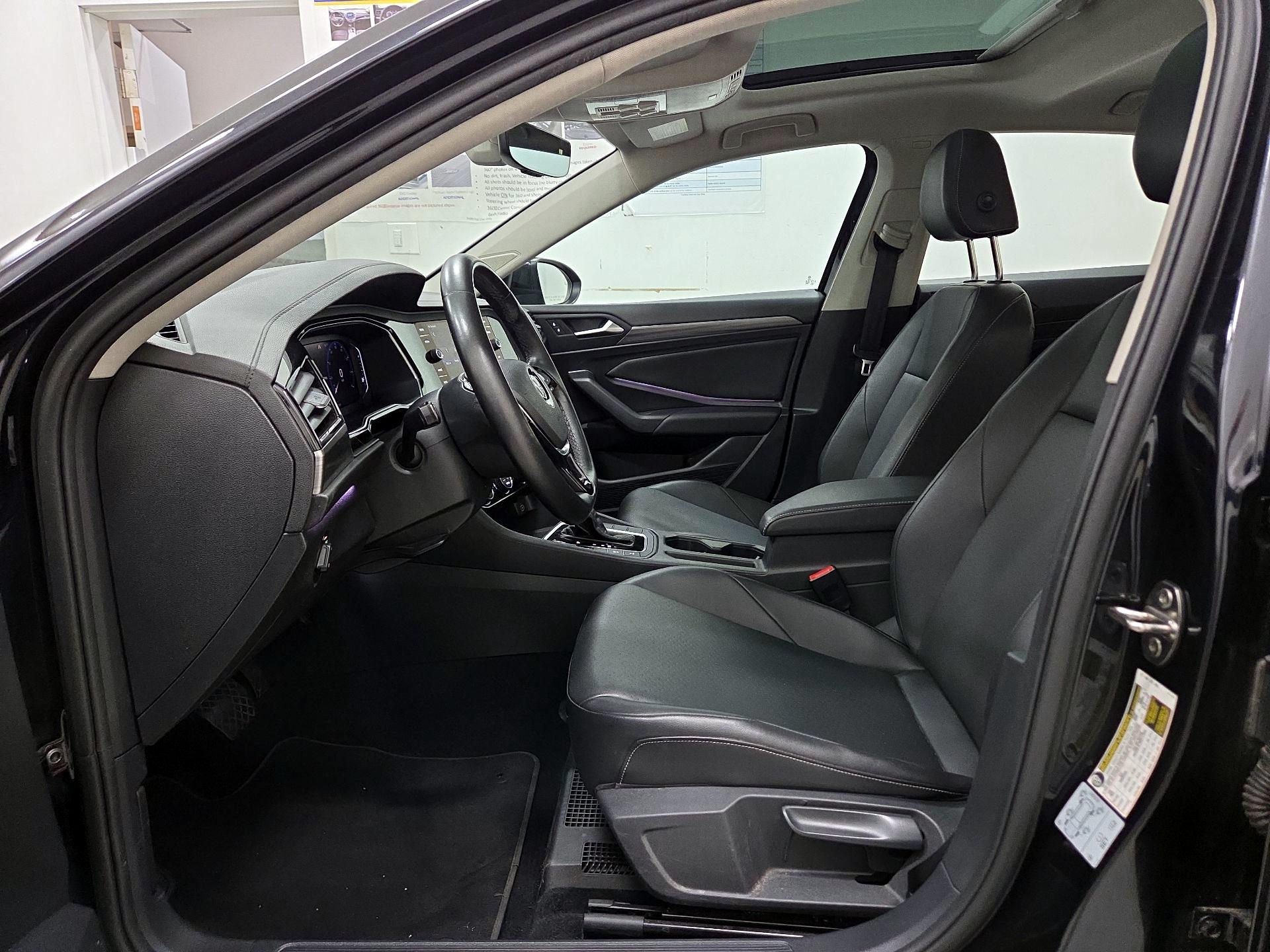 Thumbnail: 2019 Volkswagen Jetta - 11