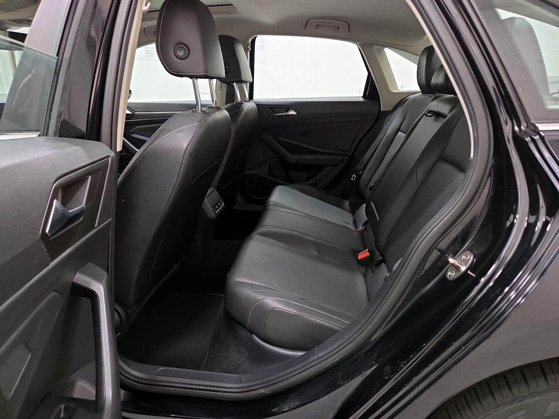 Thumbnail: 2019 Volkswagen Jetta - 19