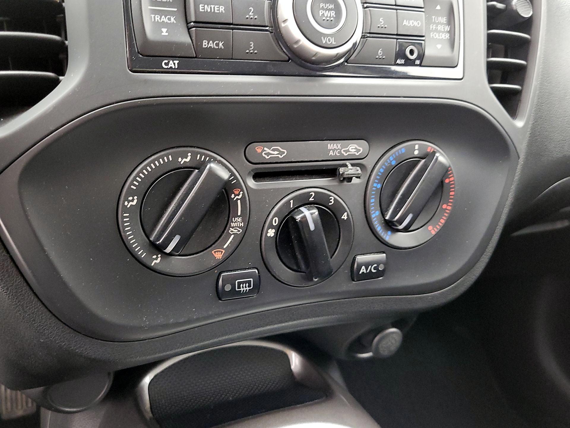 Thumbnail: 2014 Nissan Juke - 15
