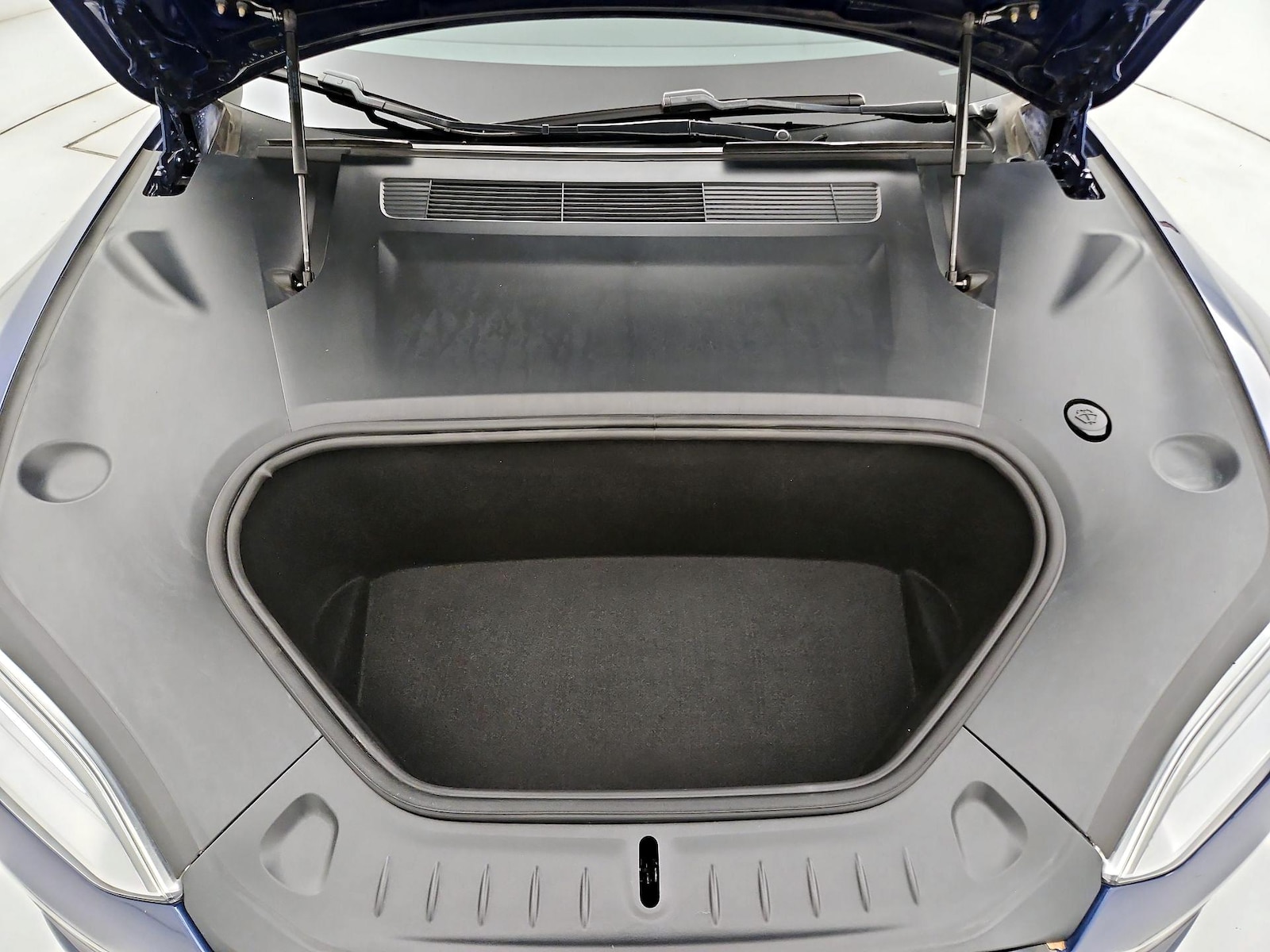 2022 Tesla Model S - Photo 22