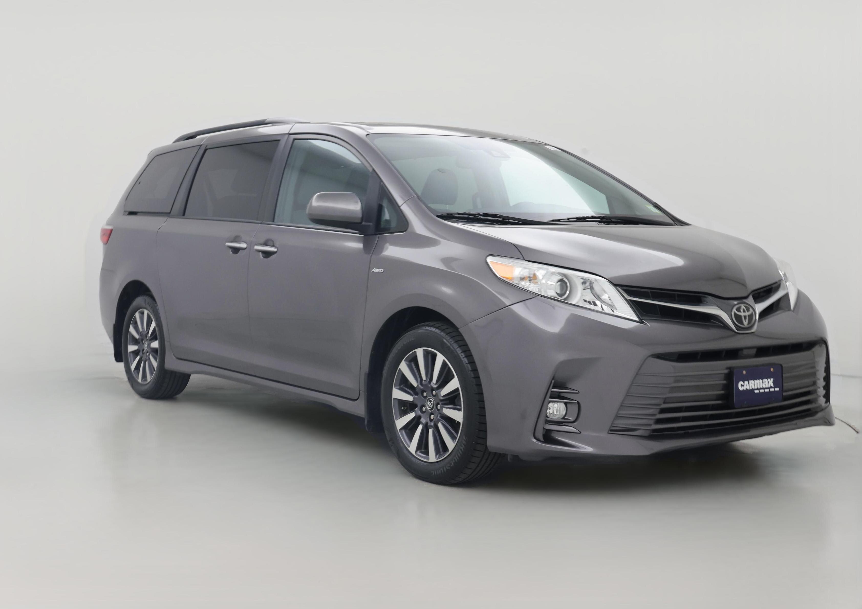 Thumbnail: 2018 Toyota Sienna - 1
