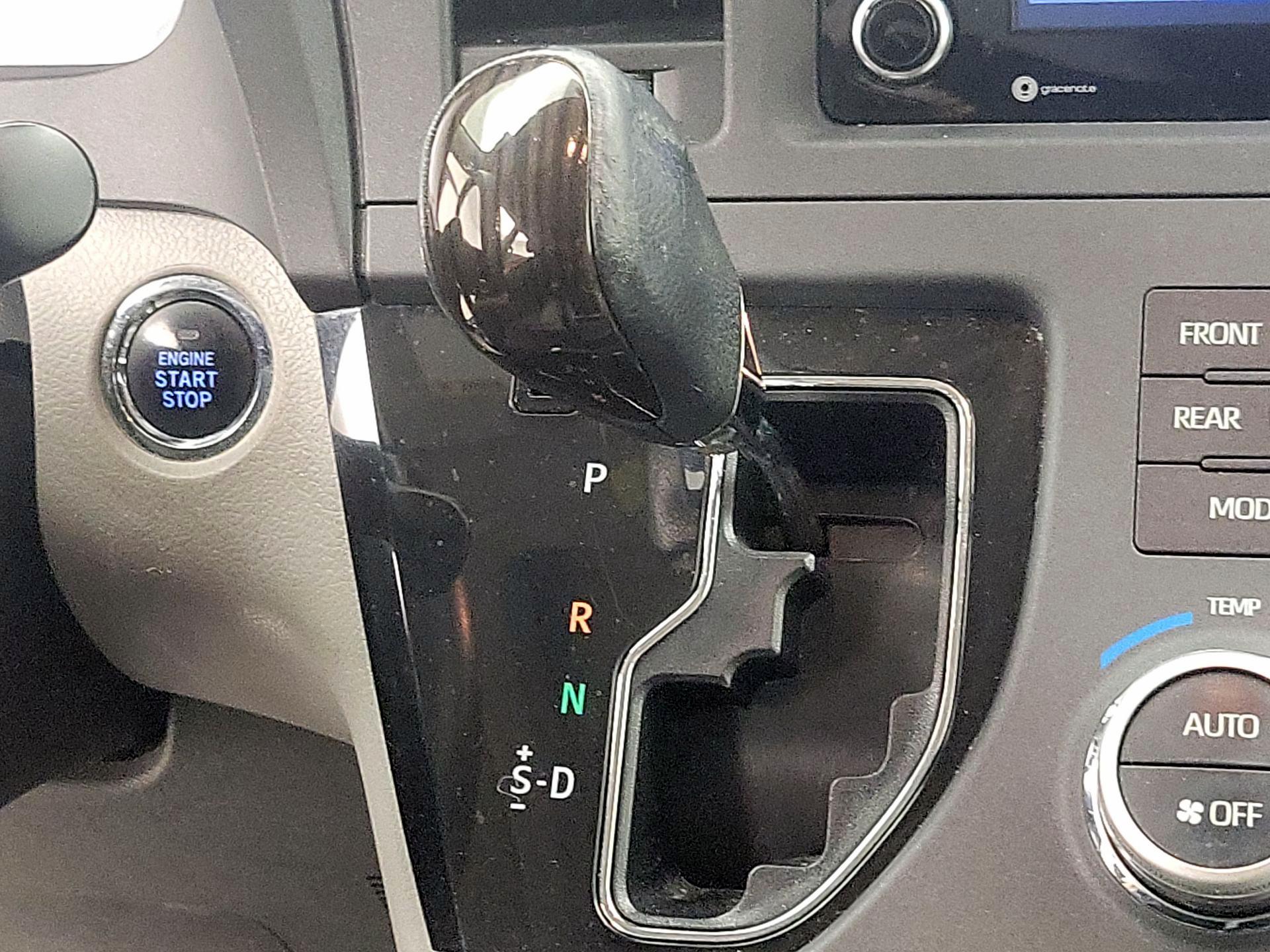 Thumbnail: 2018 Toyota Sienna - 18