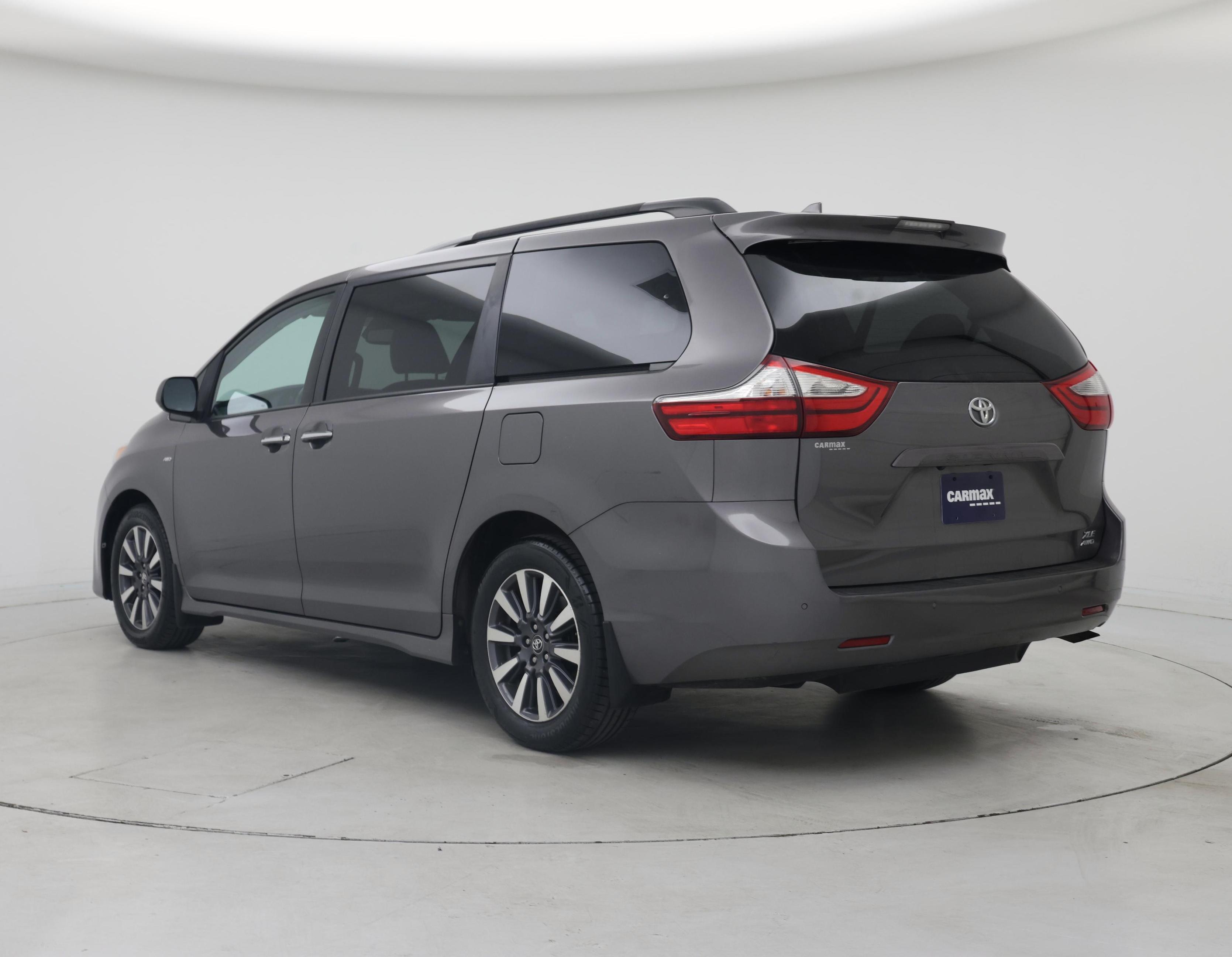Thumbnail: 2018 Toyota Sienna - 2