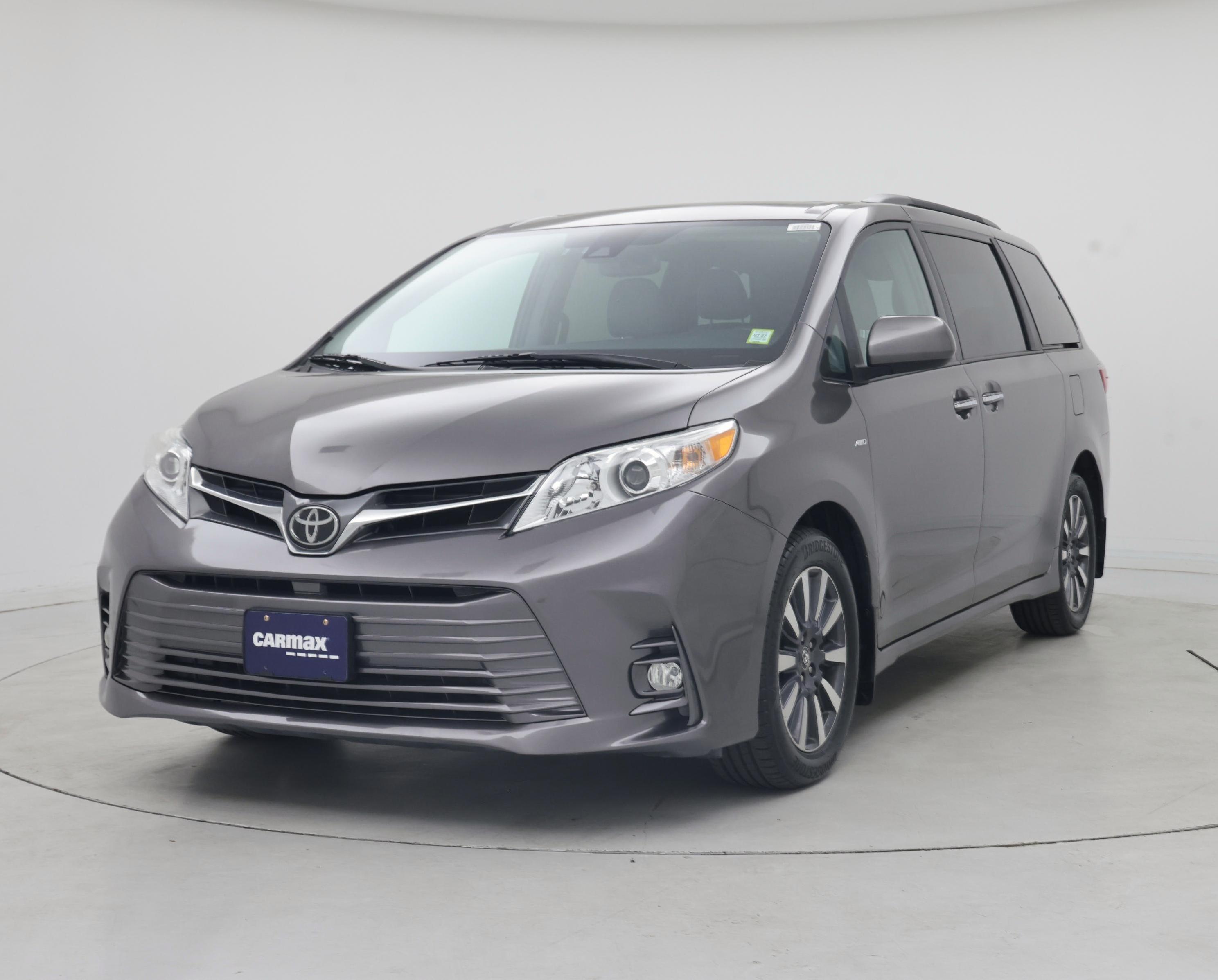 Thumbnail: 2018 Toyota Sienna - 4