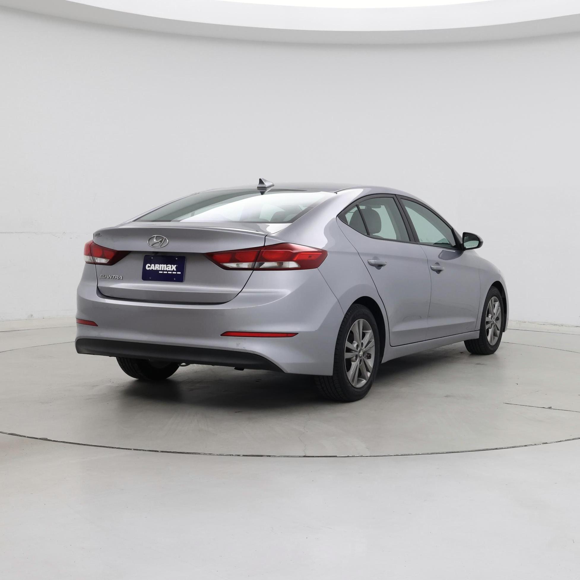 Thumbnail: 2017 Hyundai Elantra - 8