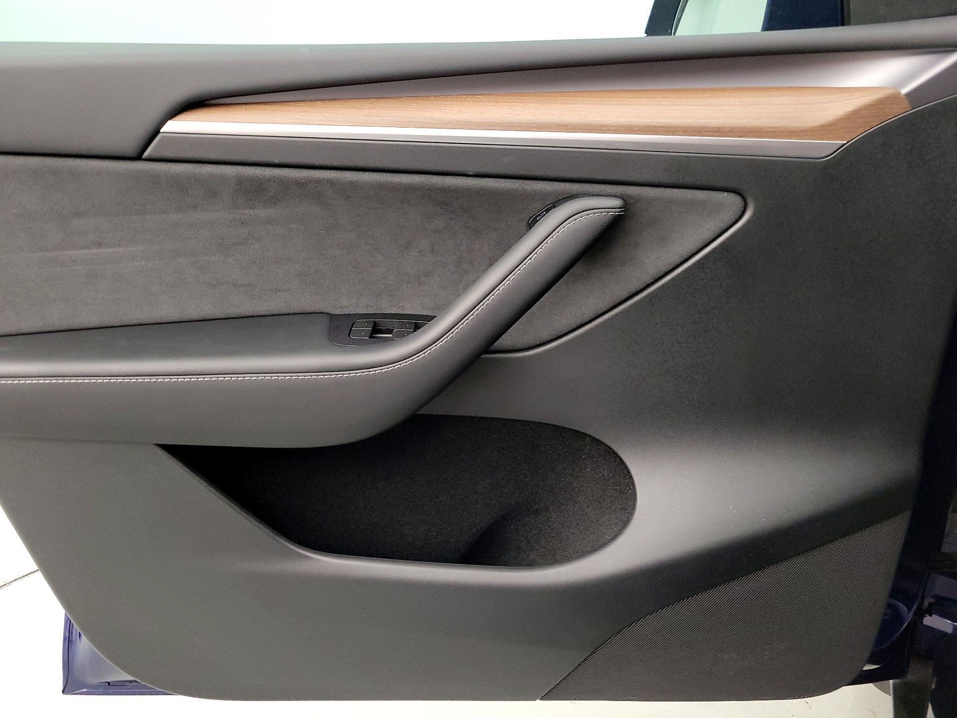 Thumbnail: 2023 Tesla Model Y - 12