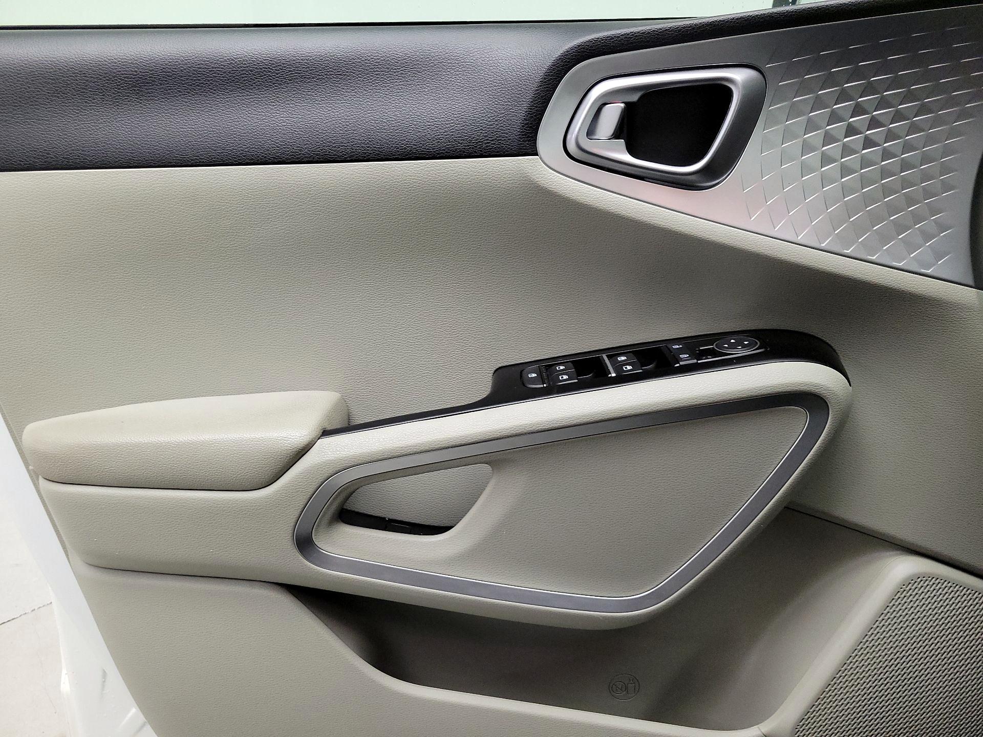 Thumbnail: 2023 Kia Soul - 12