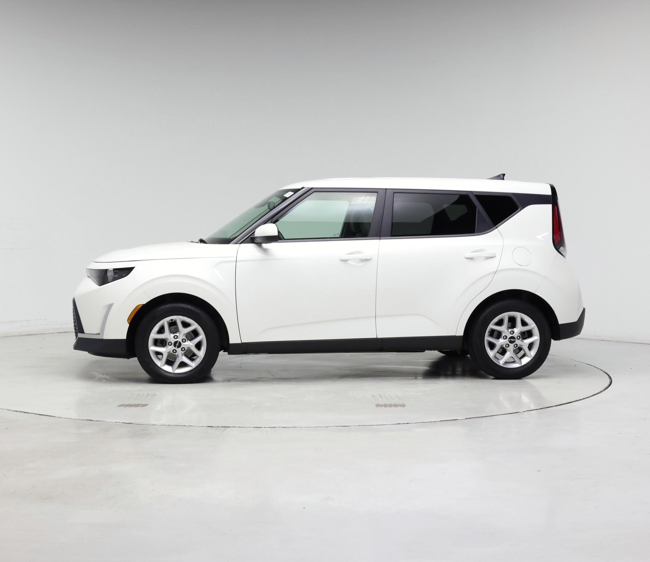Thumbnail: 2023 Kia Soul - 3