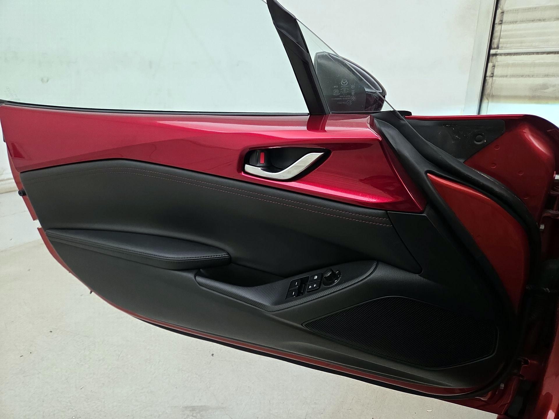 Thumbnail: 2018 Mazda MX-5 Miata - 12