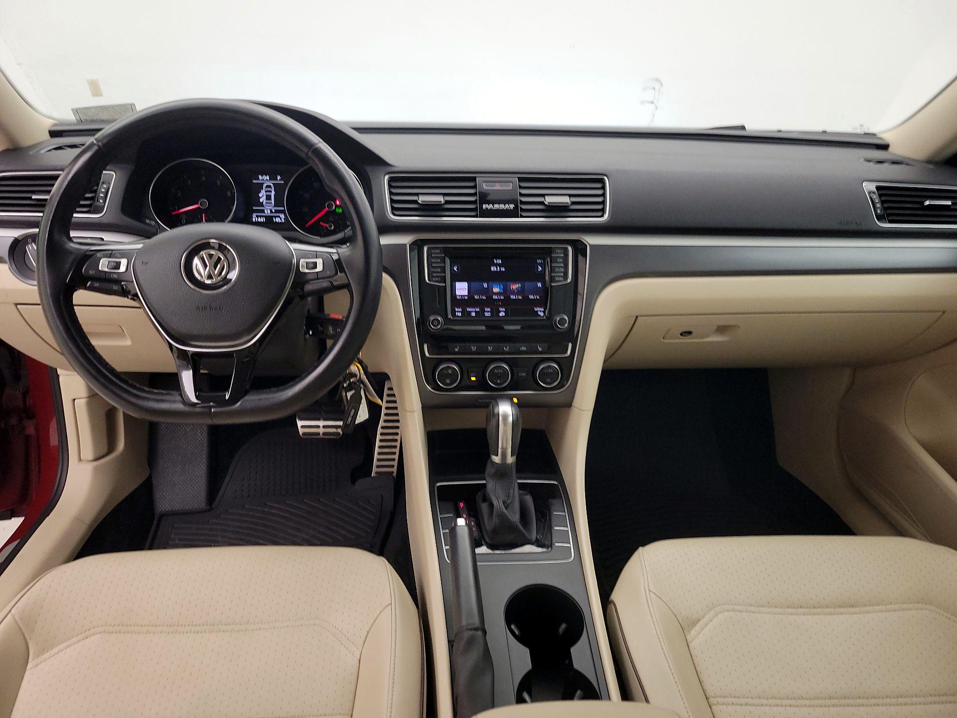 Thumbnail: 2018 Volkswagen Passat - 9