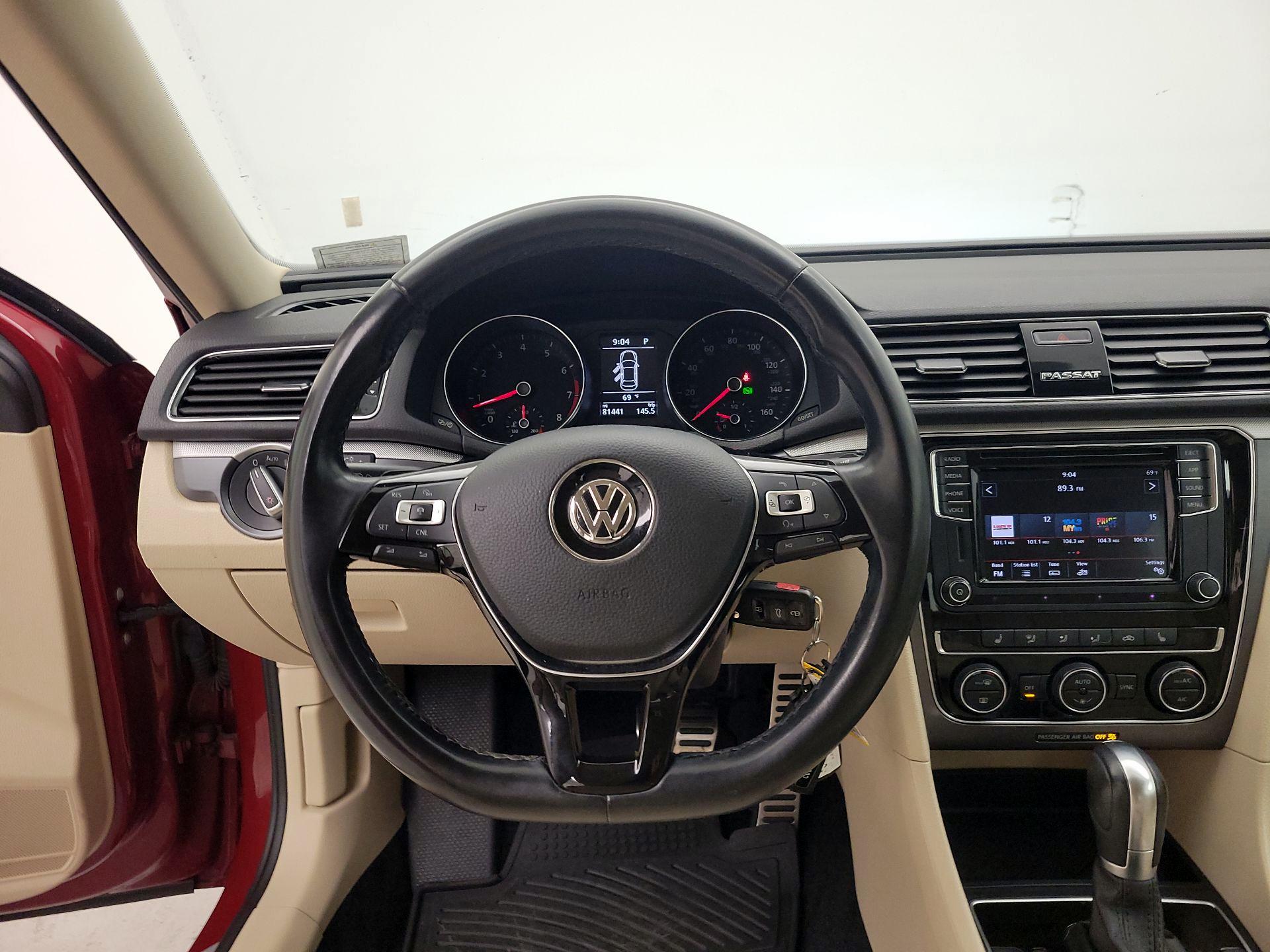 Thumbnail: 2018 Volkswagen Passat - 10