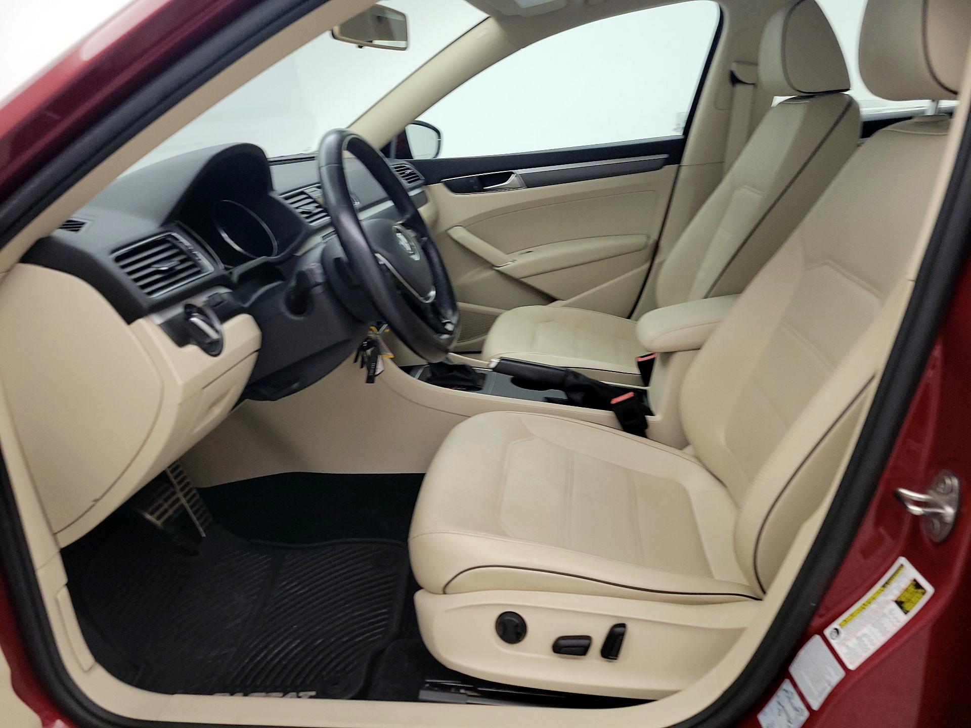 Thumbnail: 2018 Volkswagen Passat - 11