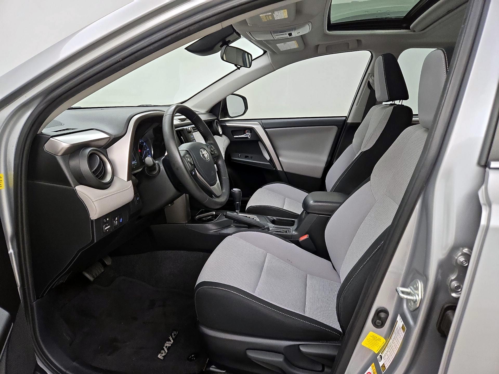 Thumbnail: 2018 Toyota RAV4 - 11