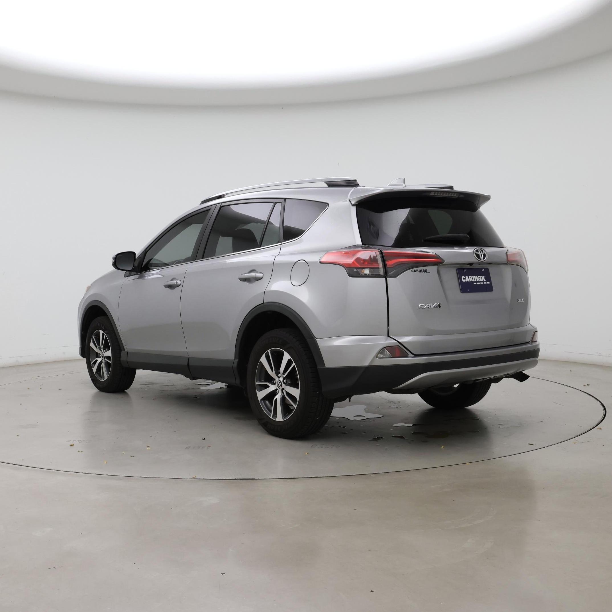 Thumbnail: 2018 Toyota RAV4 - 2