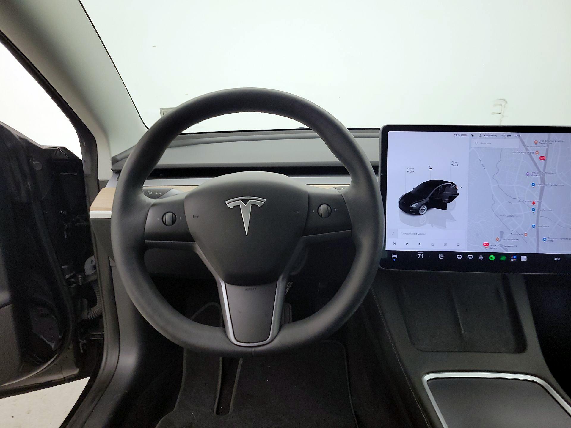 Thumbnail: 2023 Tesla Model 3 - 10