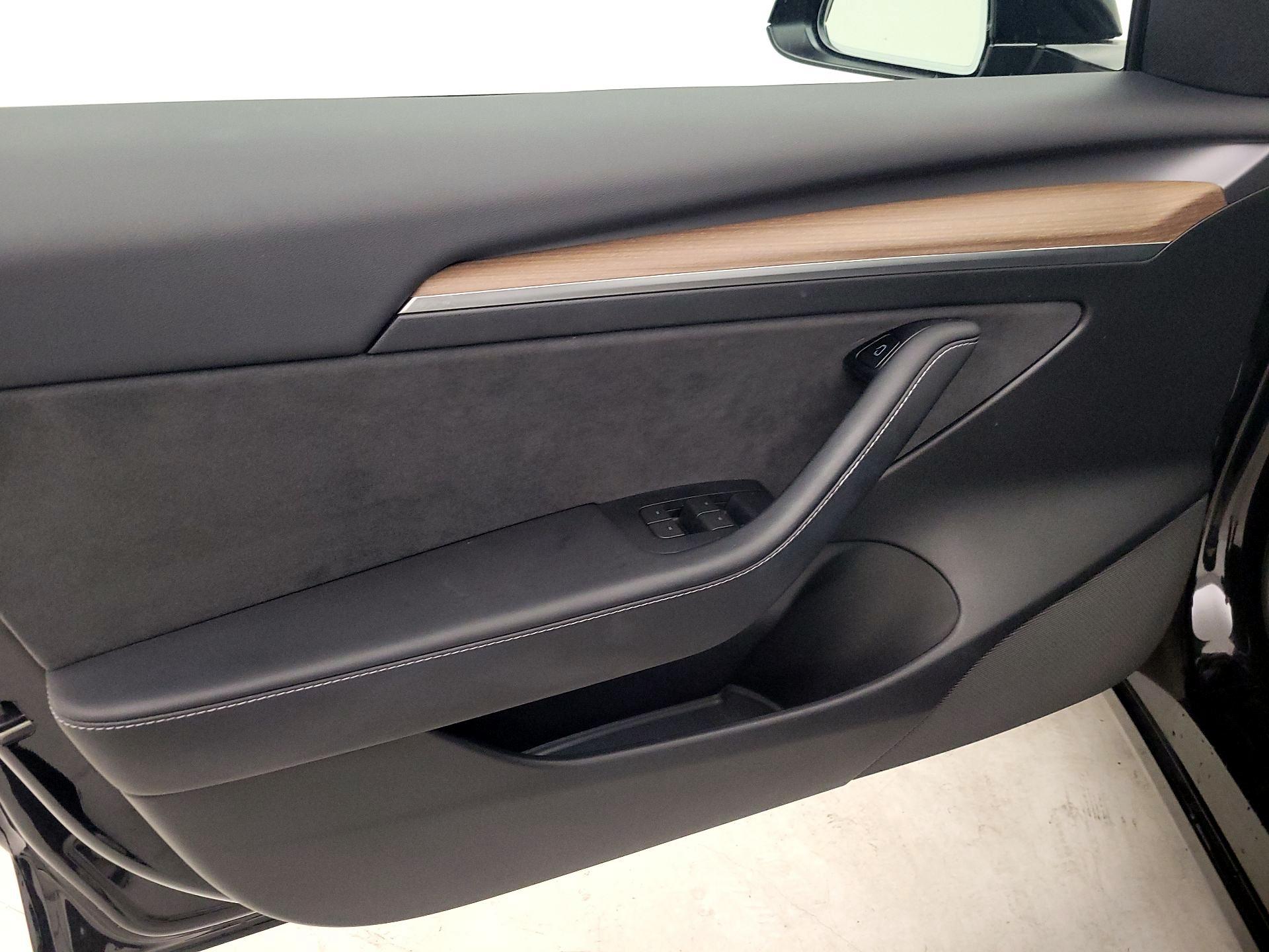 Thumbnail: 2023 Tesla Model 3 - 12