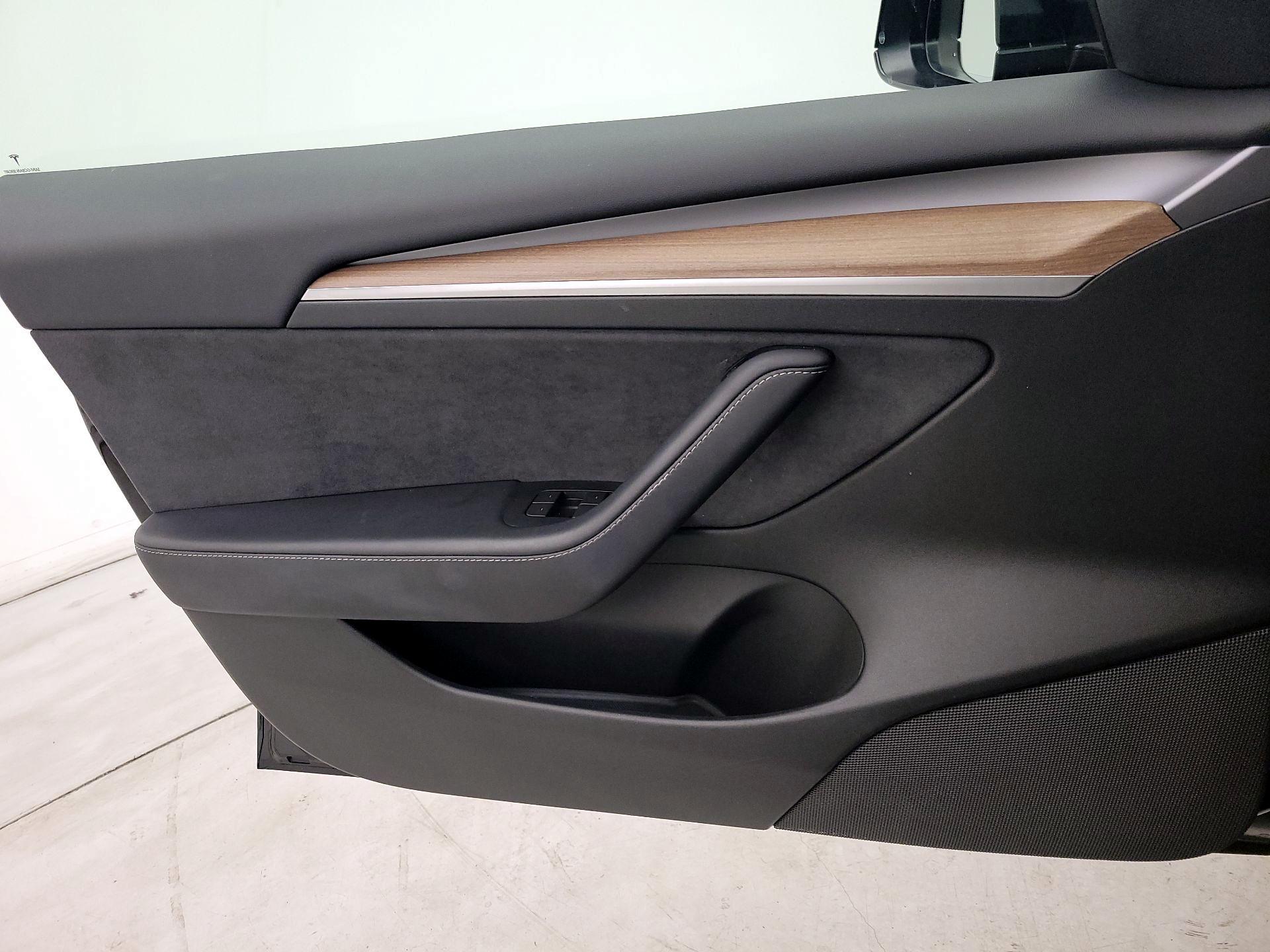 Thumbnail: 2023 Tesla Model 3 - 13