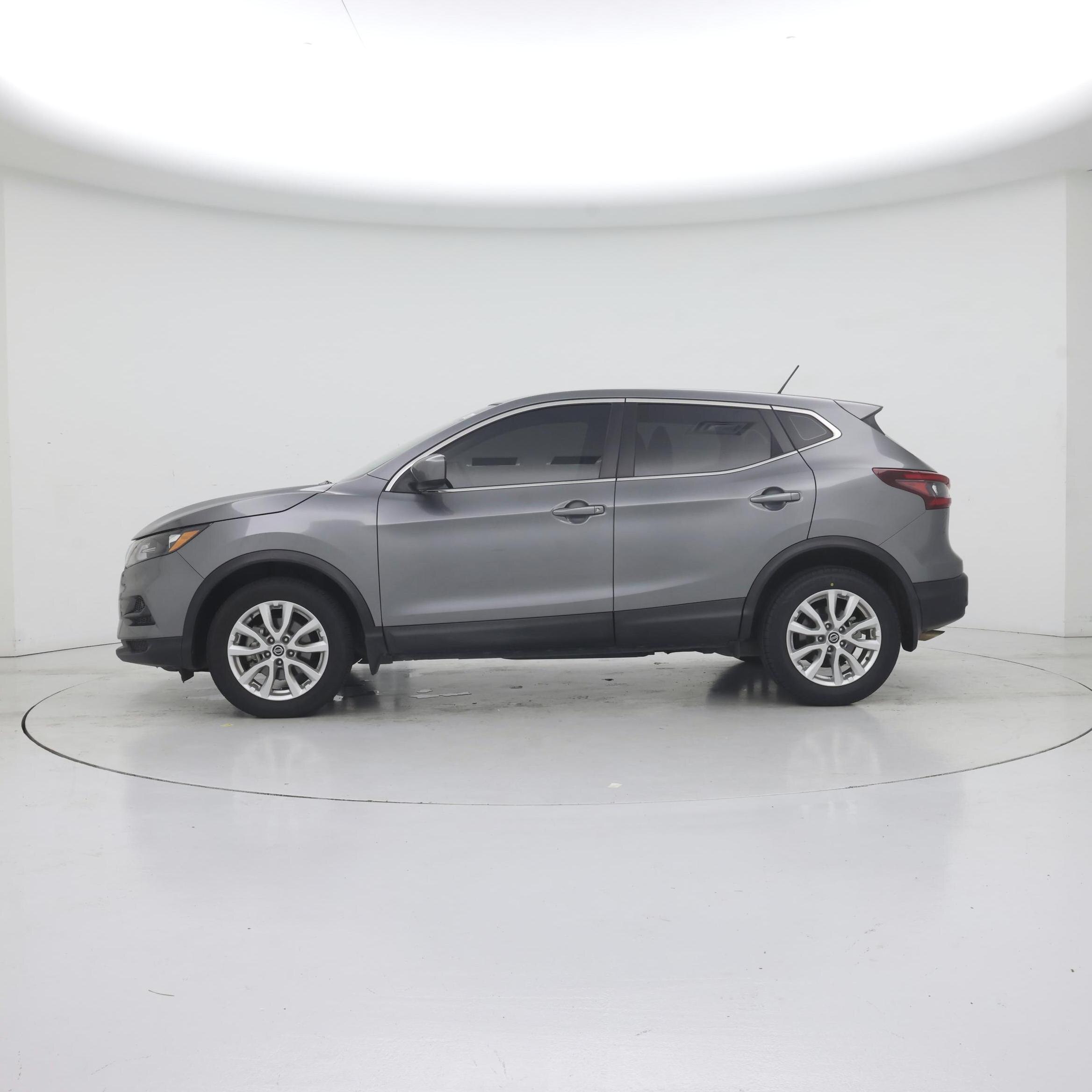 Thumbnail: 2022 Nissan Rogue Sport - 3