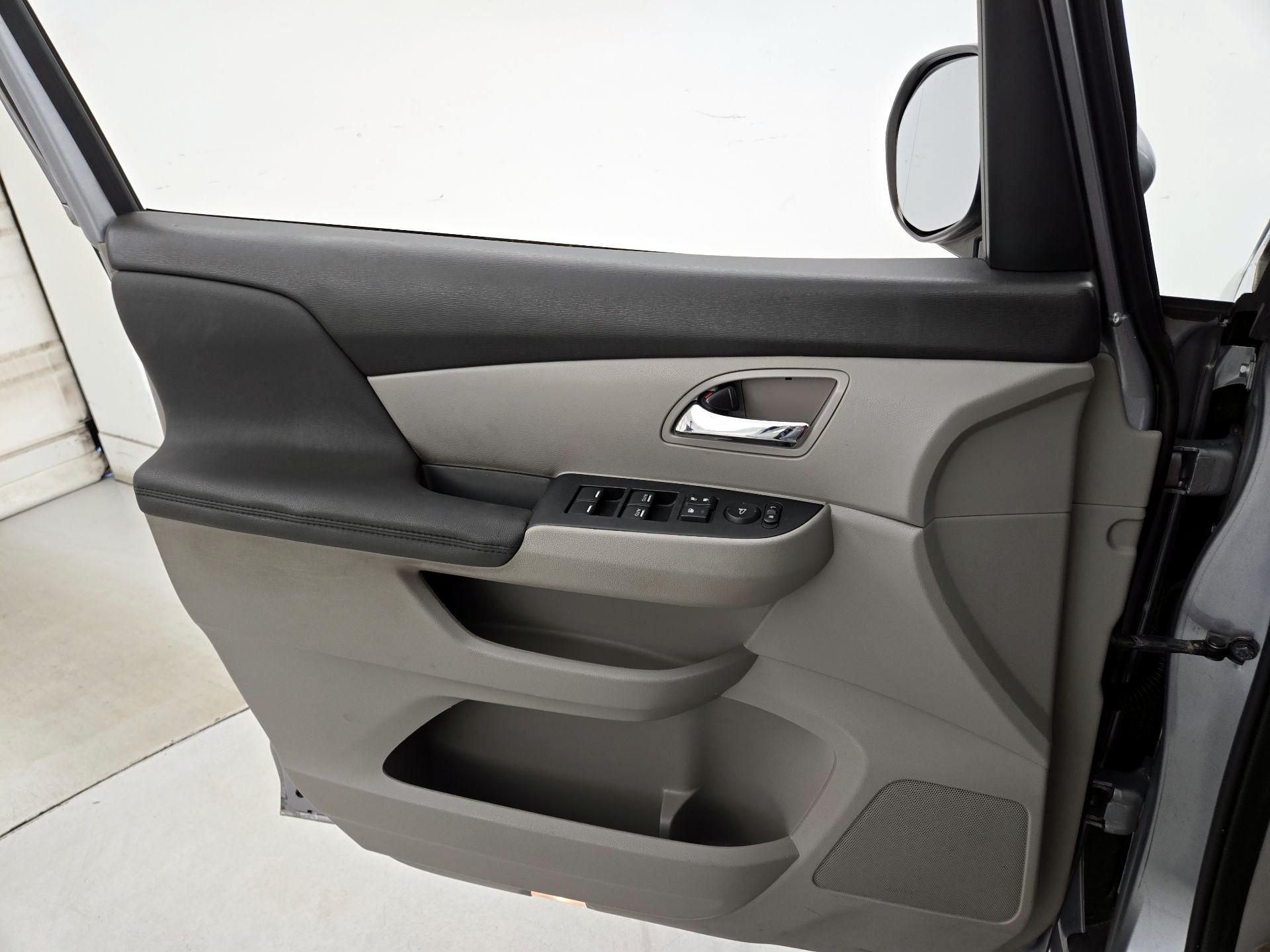 Thumbnail: 2016 Honda Odyssey - 12