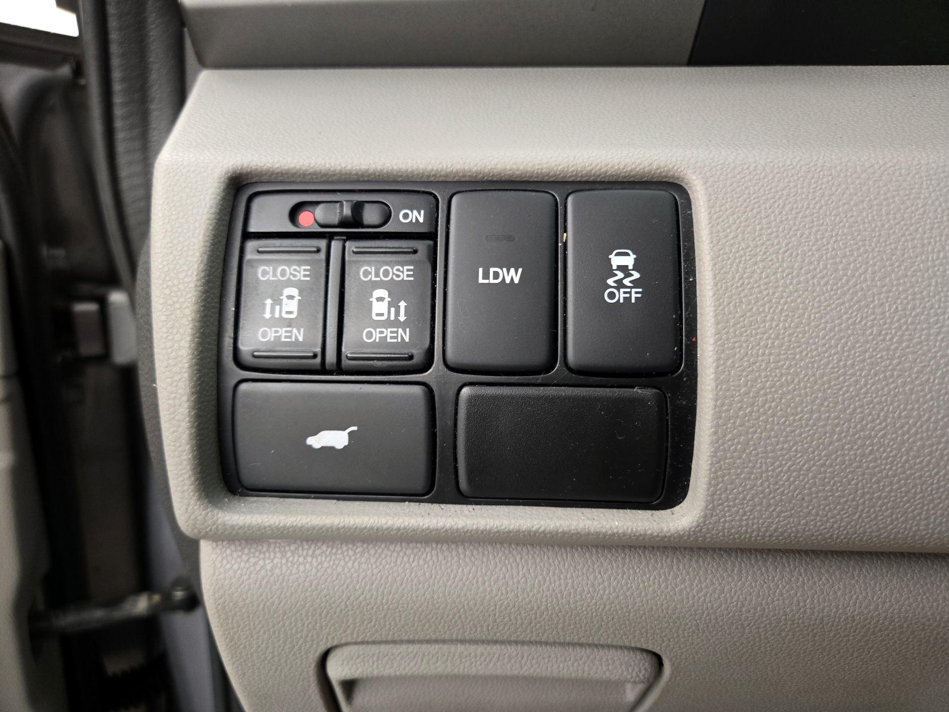 Thumbnail: 2016 Honda Odyssey - 13