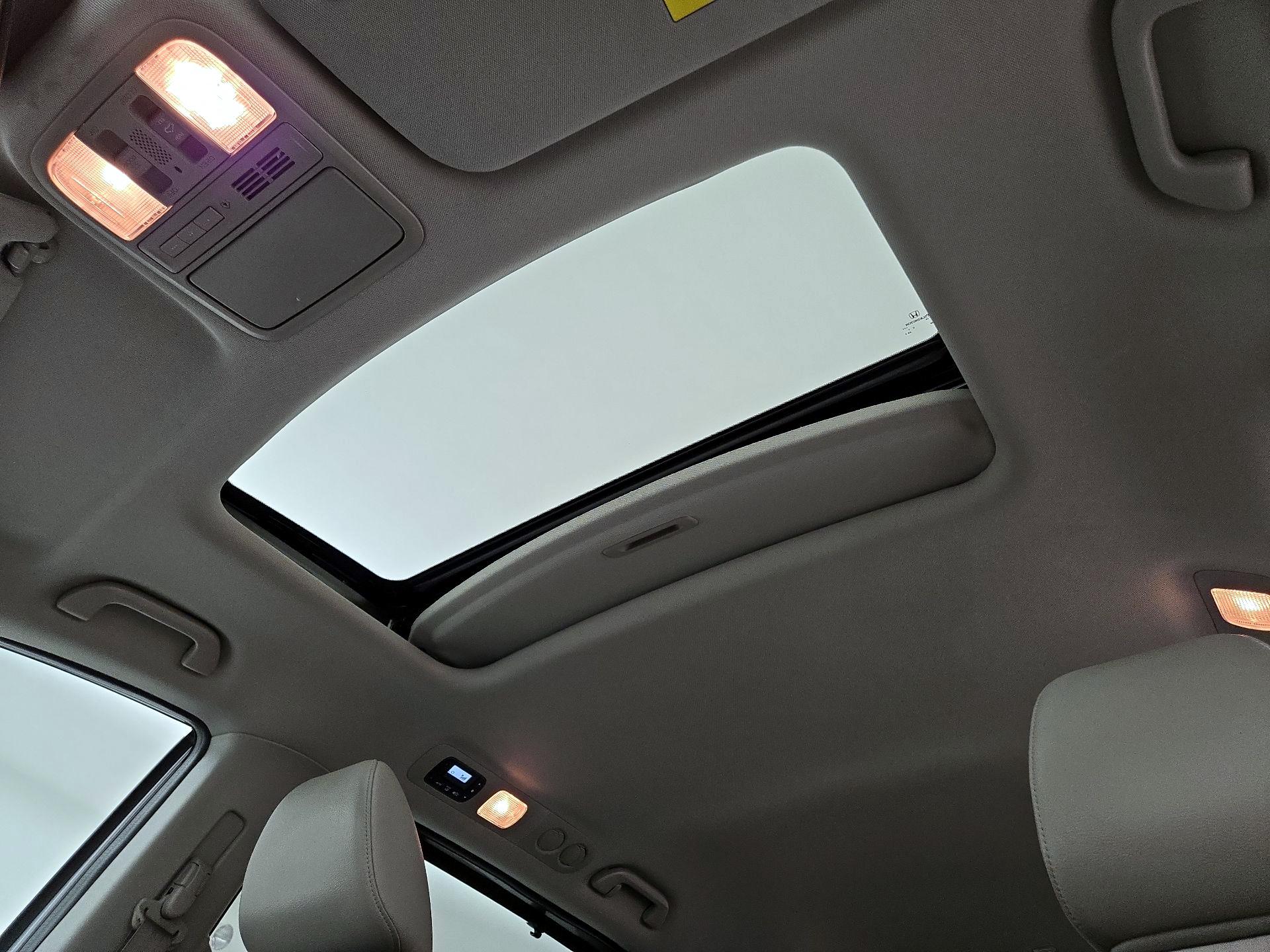 Thumbnail: 2016 Honda Odyssey - 19
