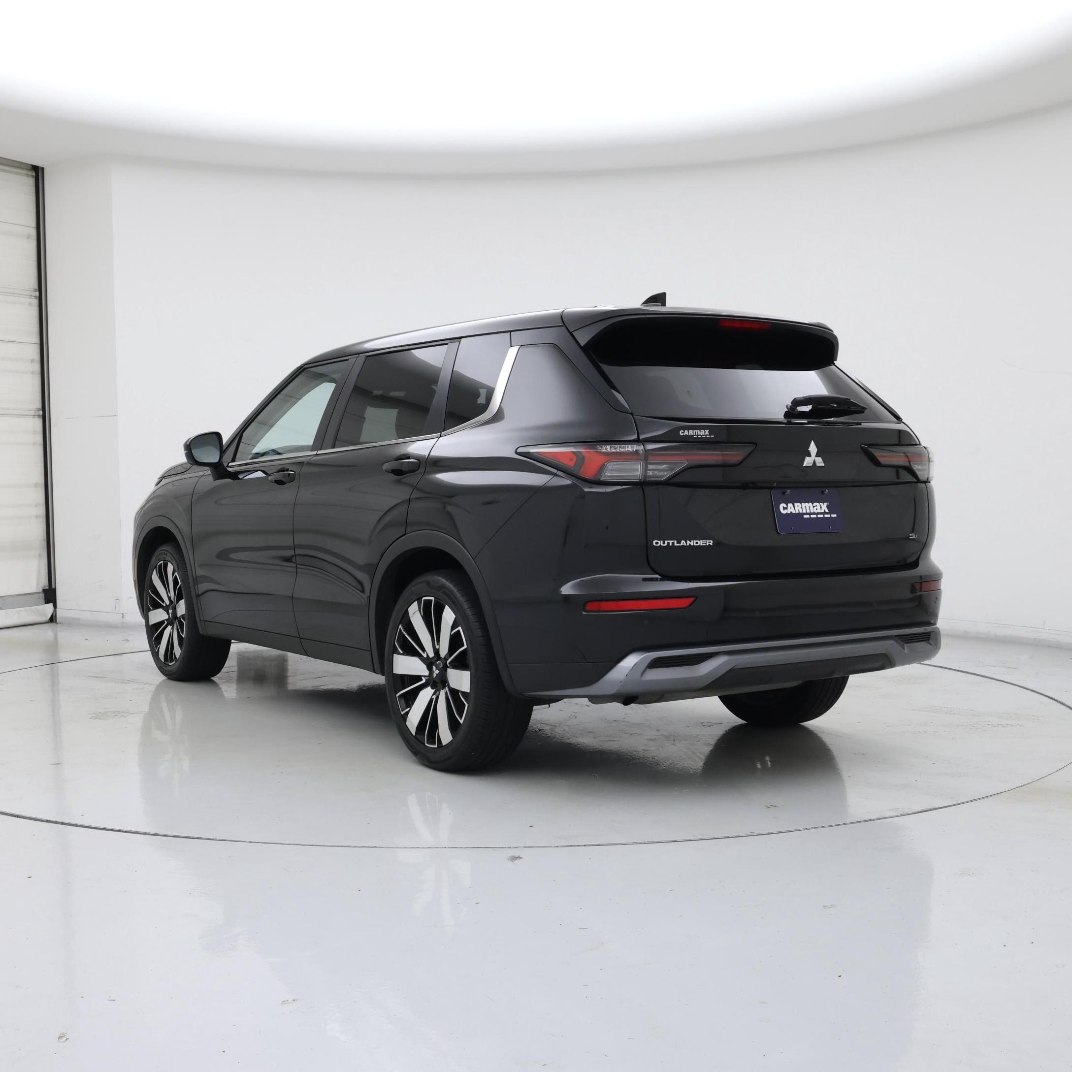 Thumbnail: 2025 Mitsubishi Outlander - 2