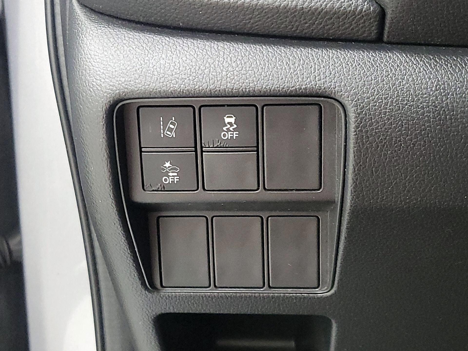 Thumbnail: 2017 Honda CR-V - 13