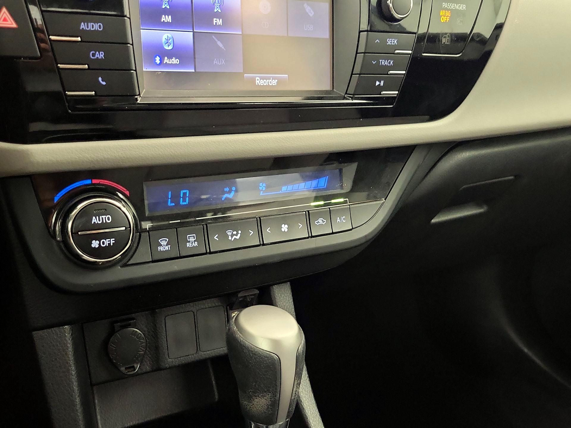 Thumbnail: 2014 Toyota Corolla - 16