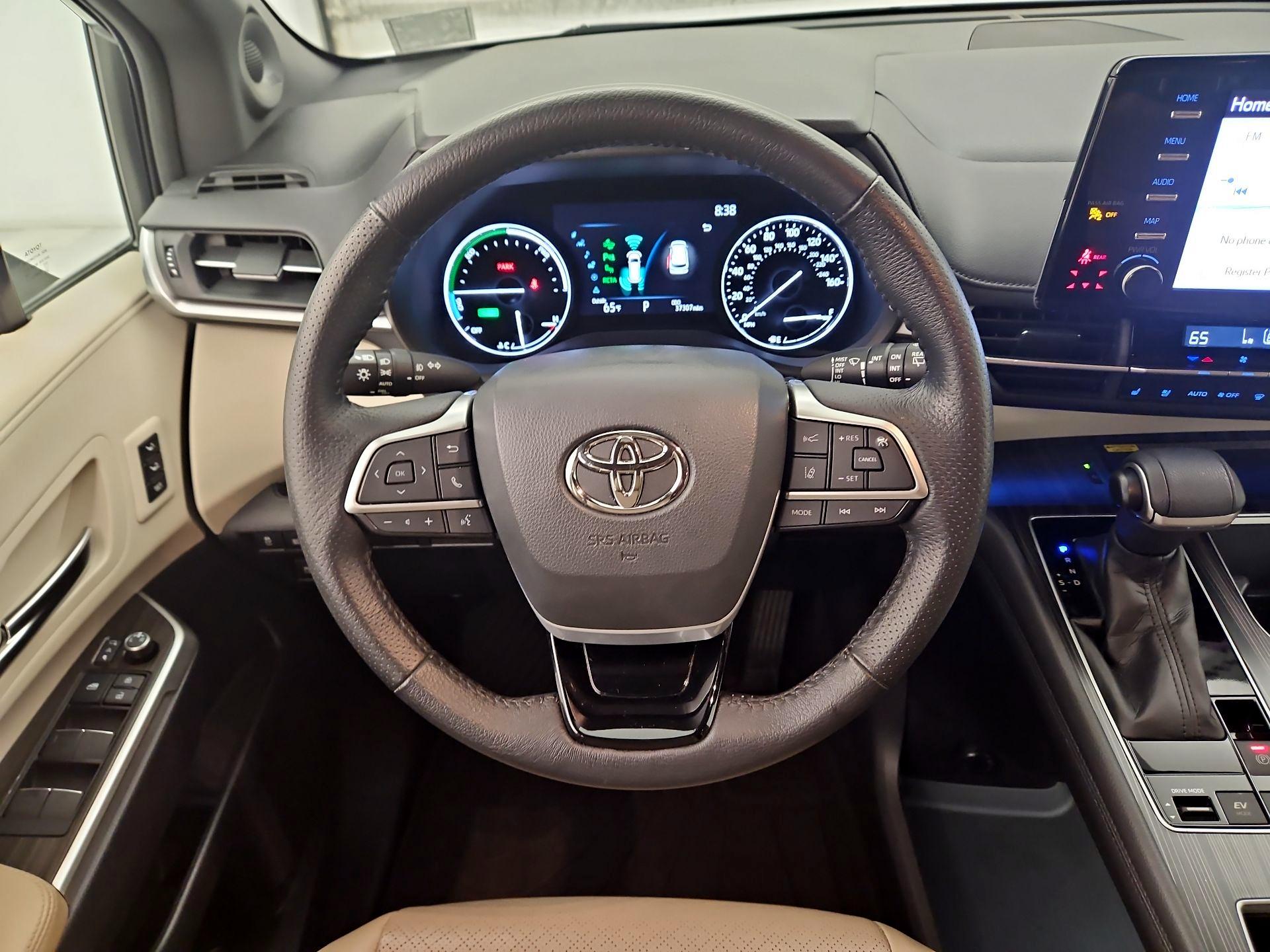 Thumbnail: 2021 Toyota Sienna - 10