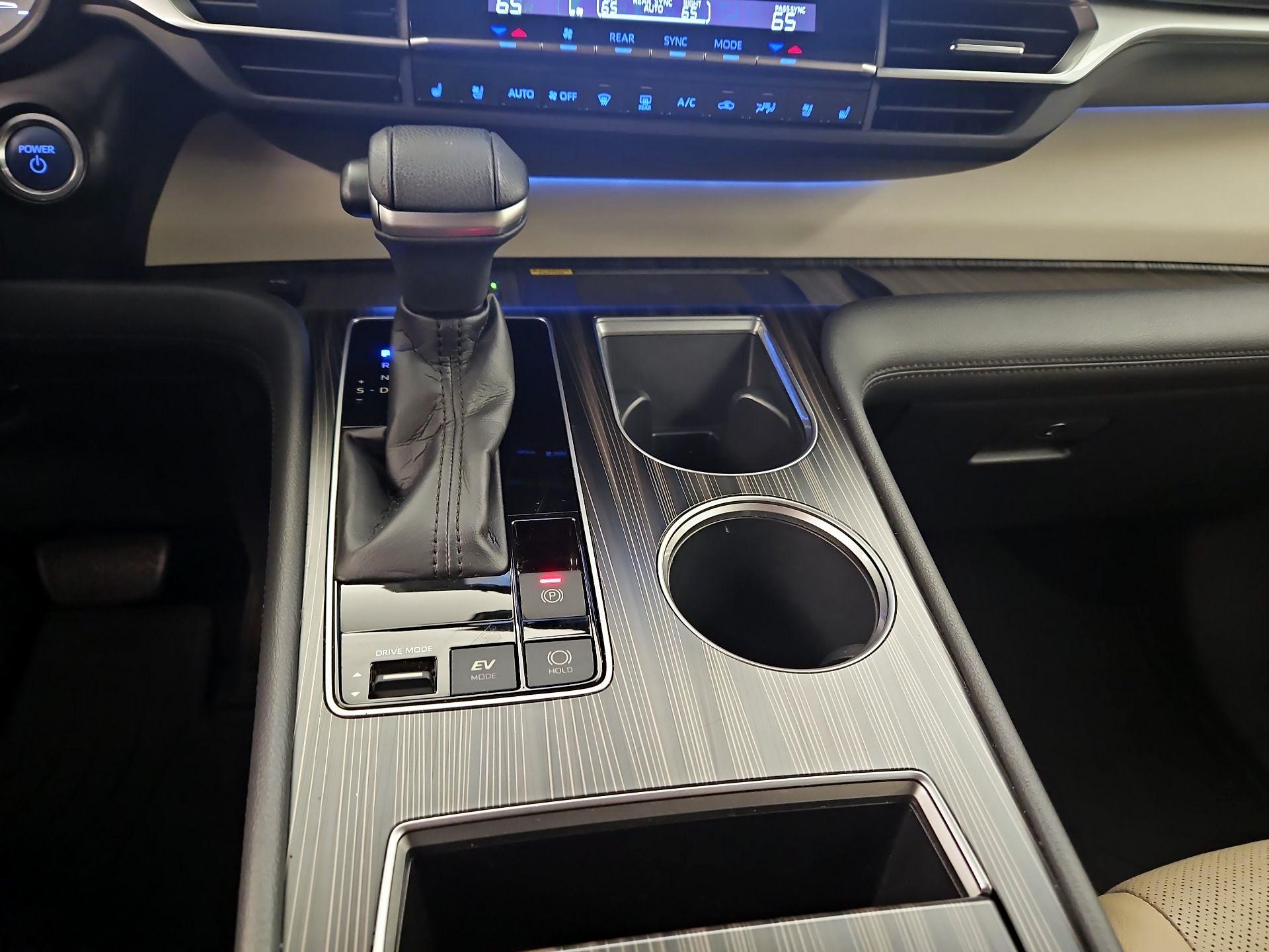 Thumbnail: 2021 Toyota Sienna - 18