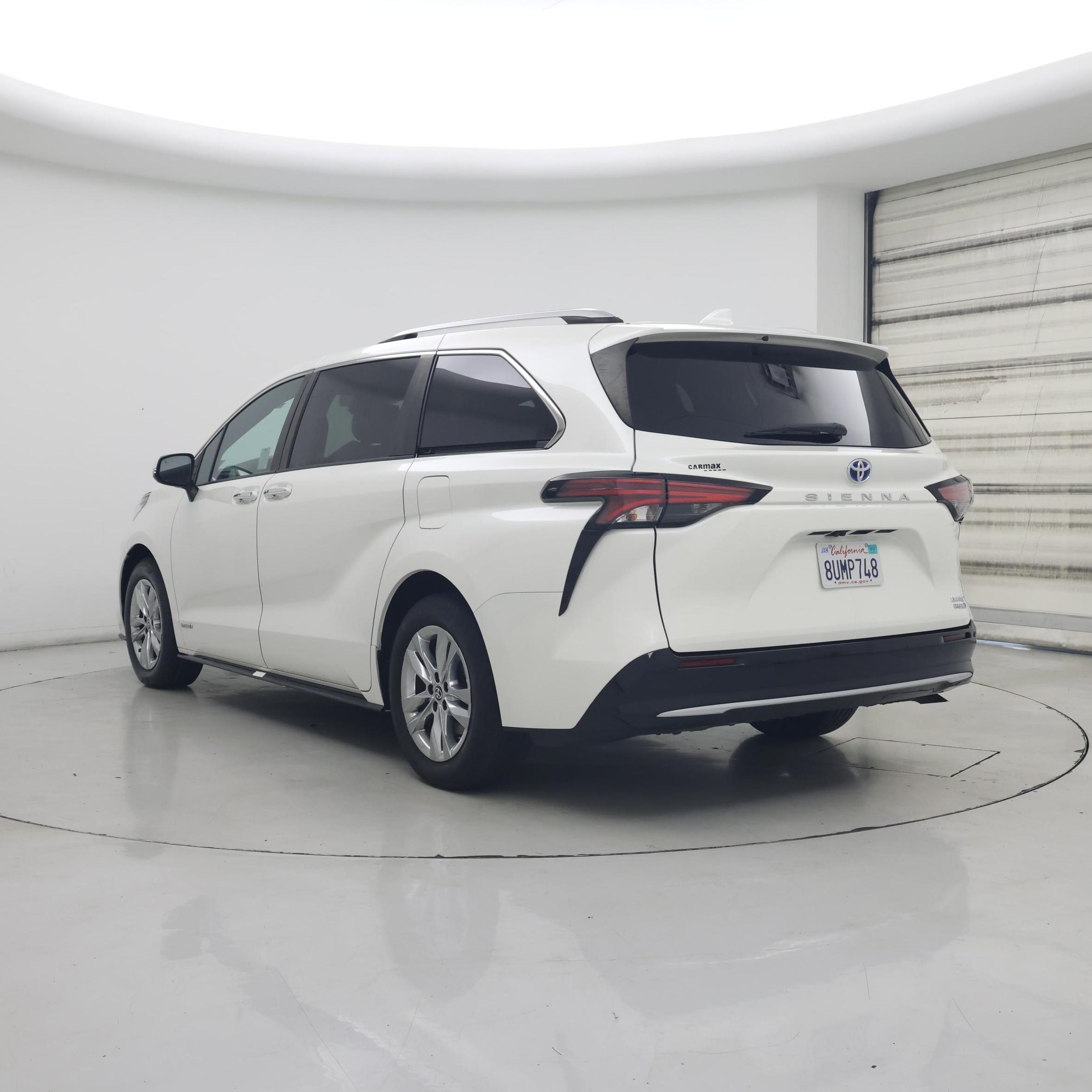 Thumbnail: 2021 Toyota Sienna - 2